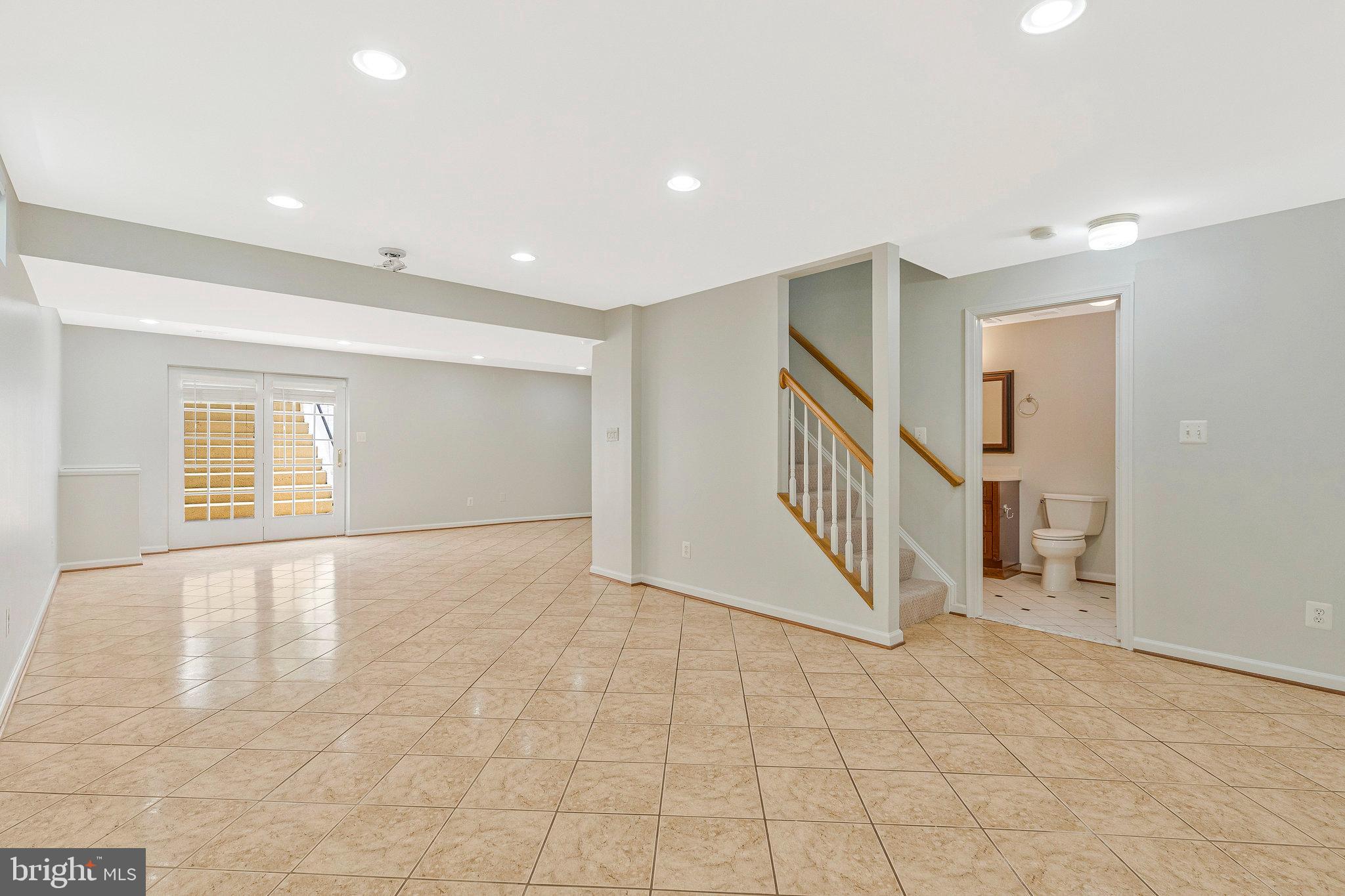 10857 Hunter Gate Way