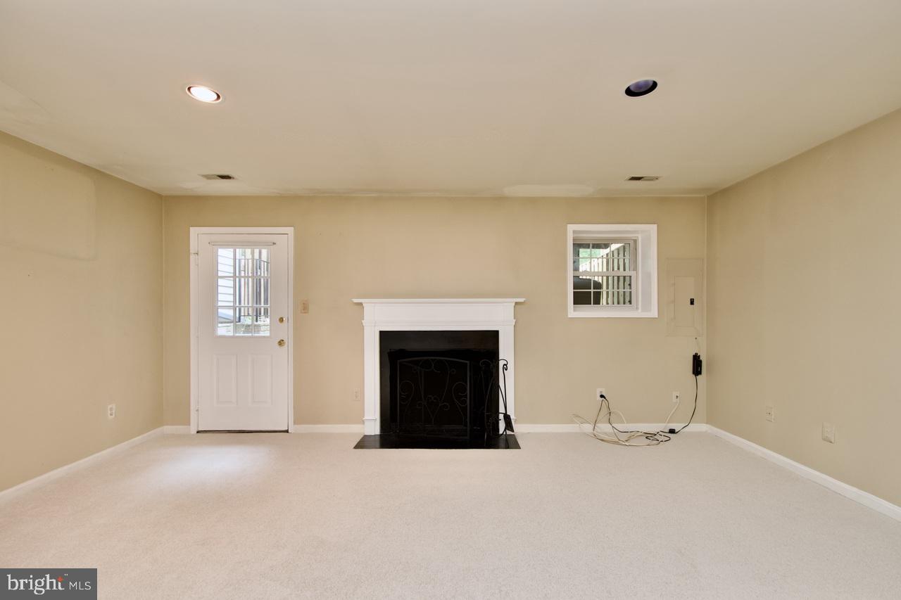 8837 EAGLE ROCK LANE