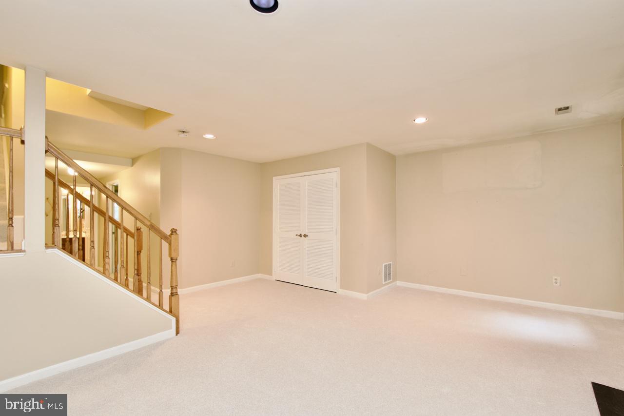8837 EAGLE ROCK LANE