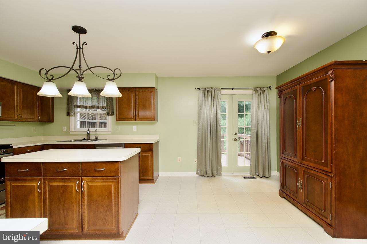 8837 EAGLE ROCK LANE