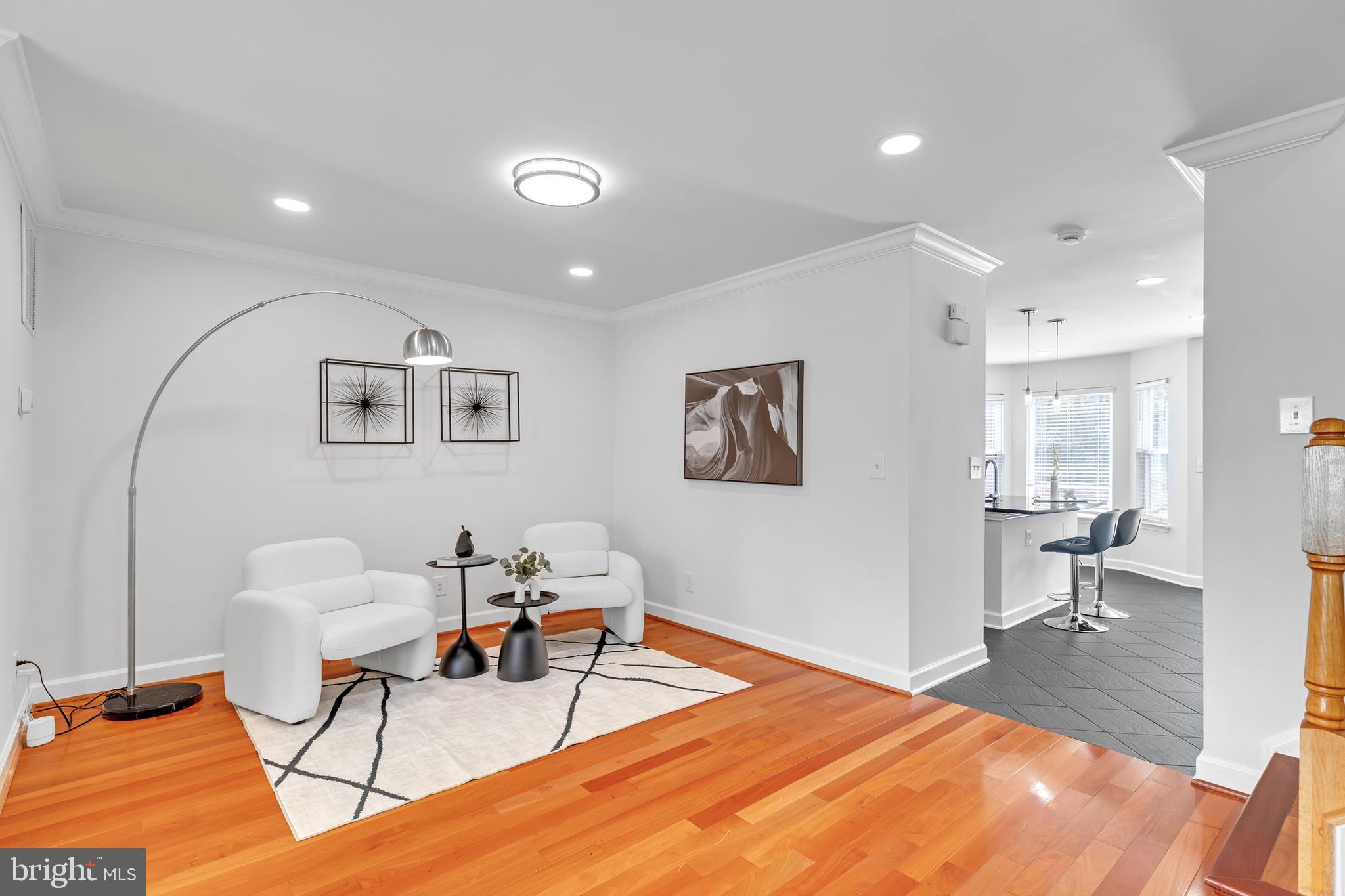 2506 James Monroe Cir