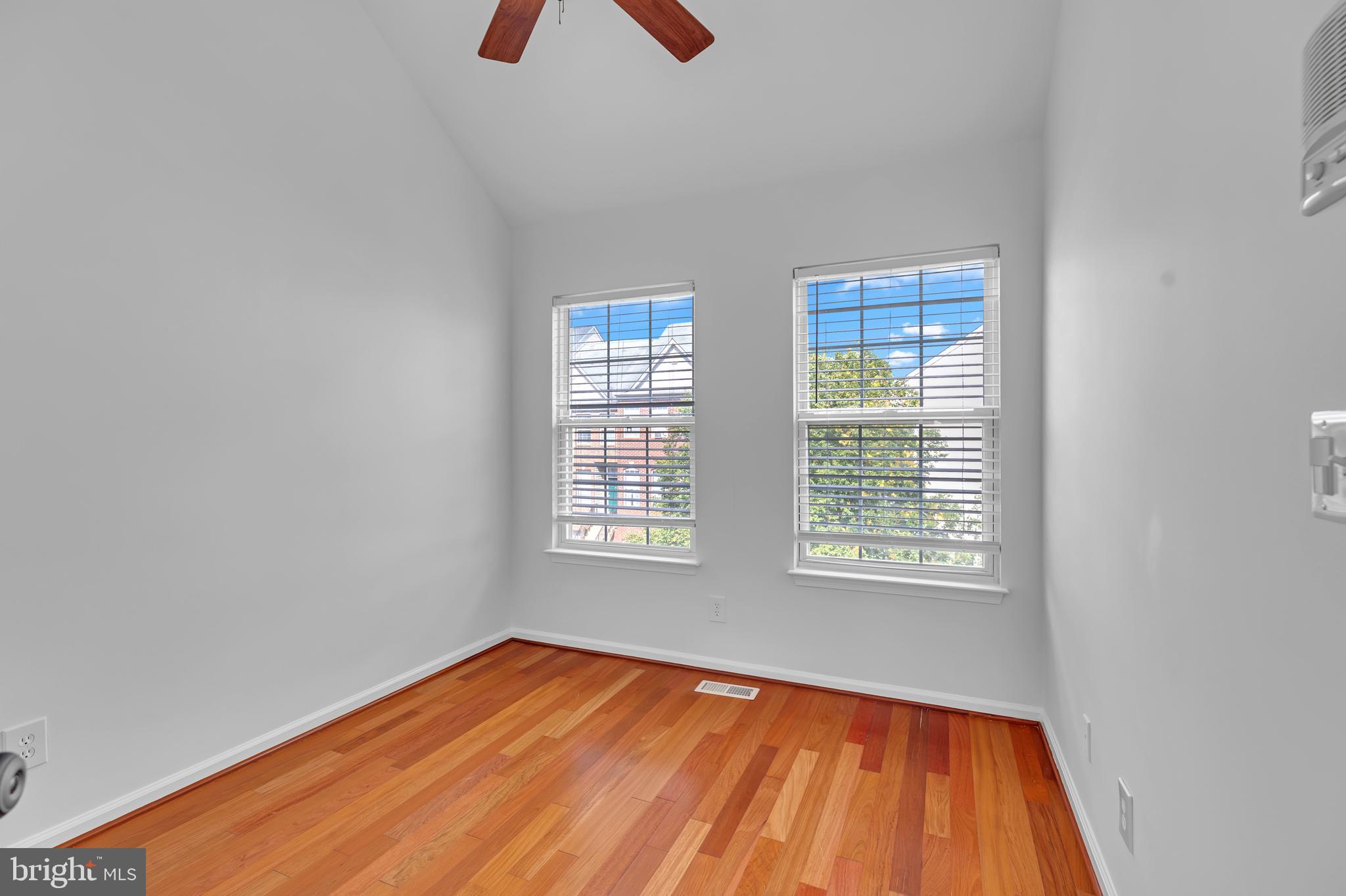 2506 James Monroe Cir