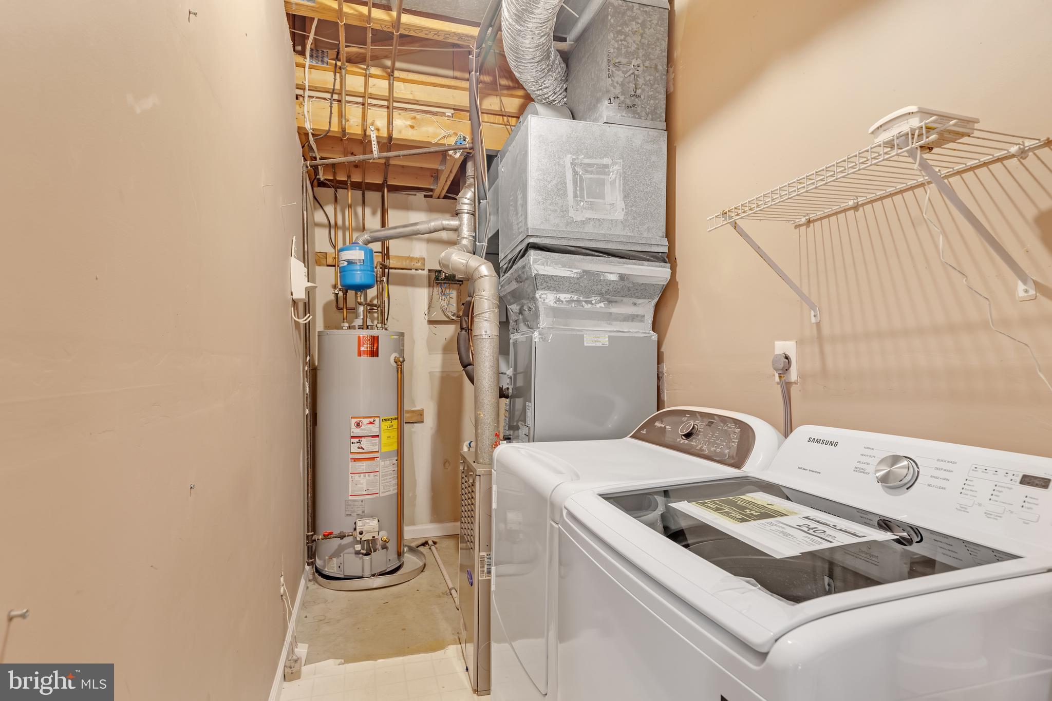 2506 James Monroe Cir