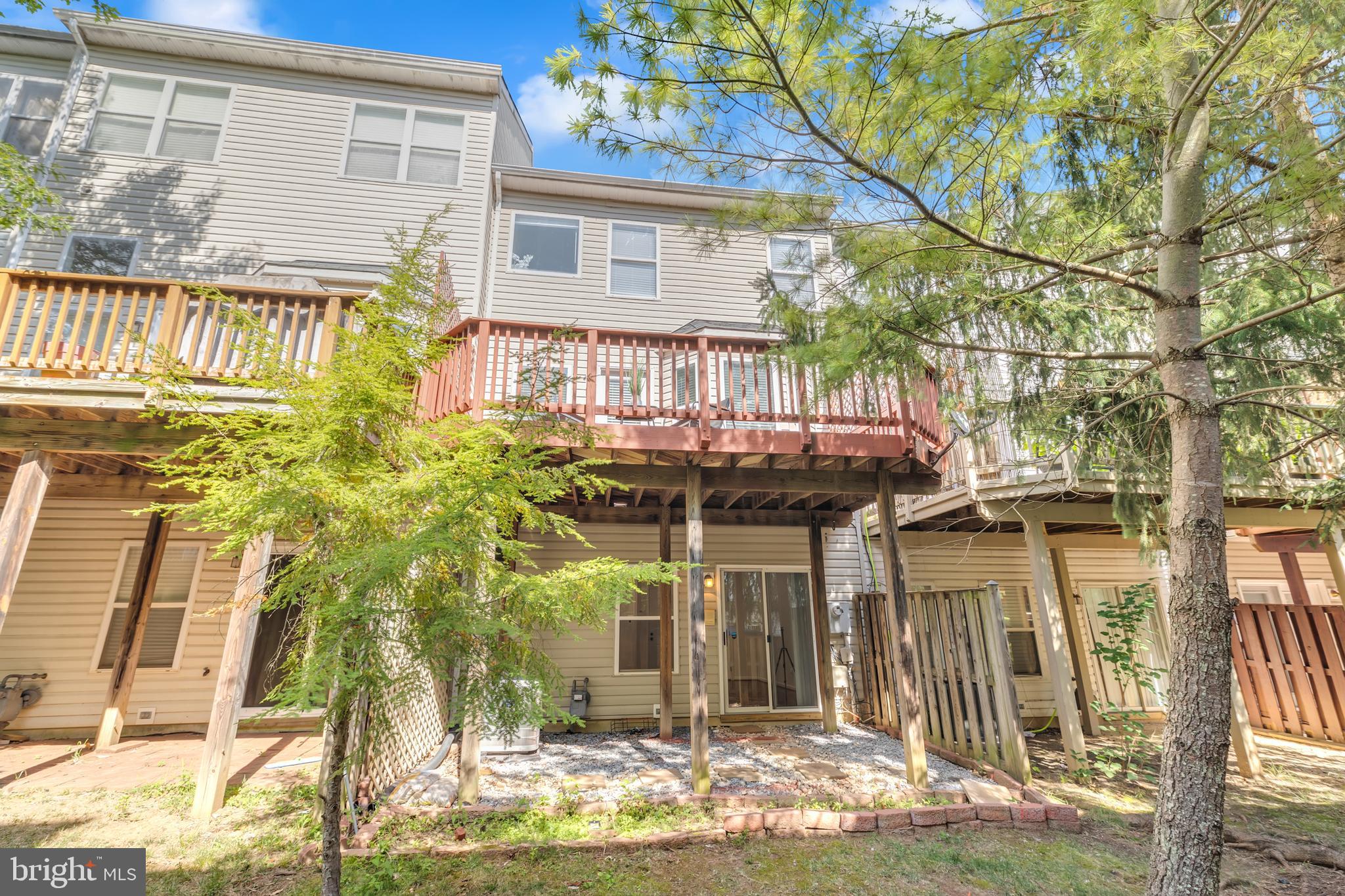 2506 James Monroe Cir