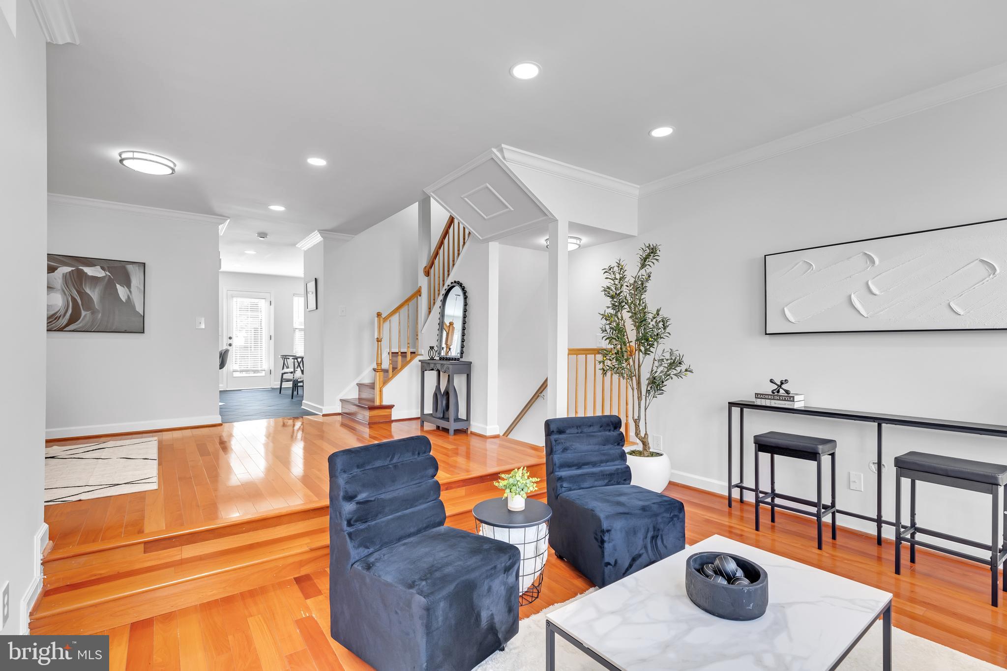 2506 James Monroe Cir