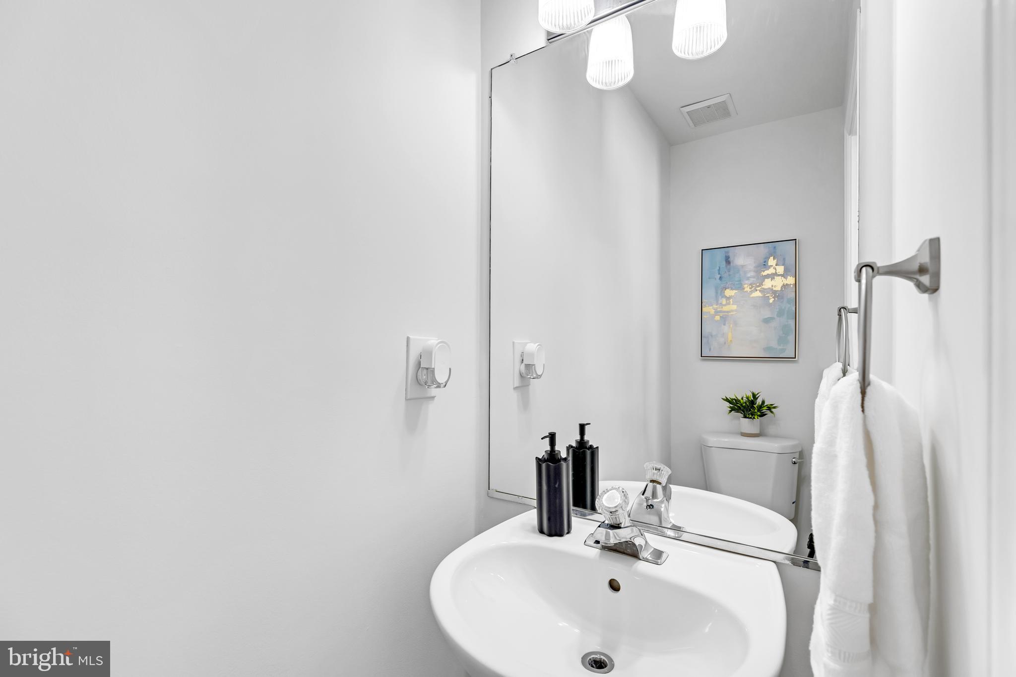 2506 James Monroe Cir