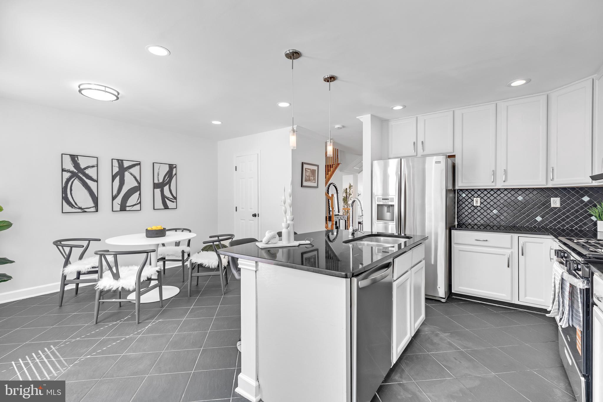 2506 James Monroe Cir