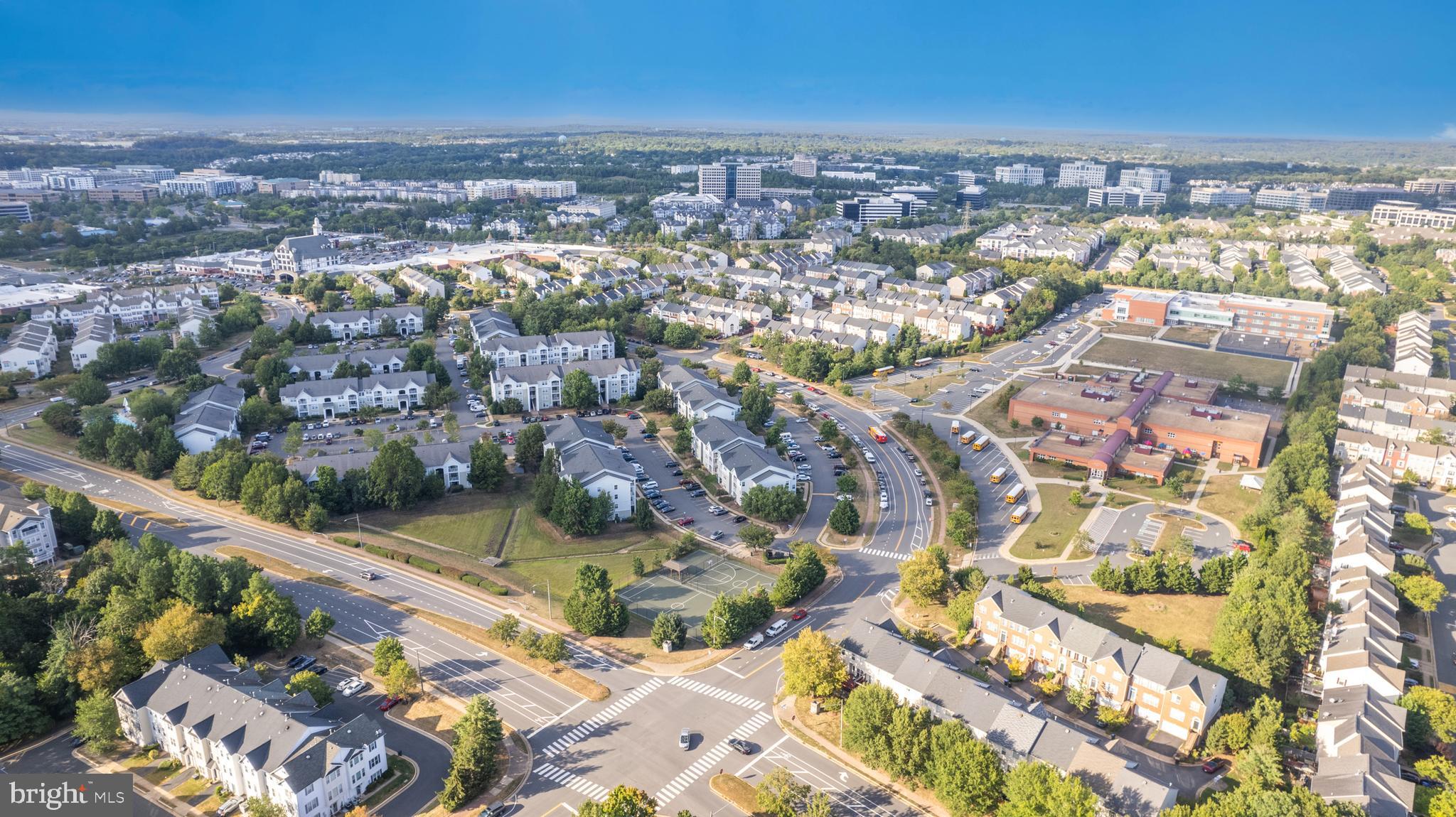 2506 James Monroe Cir