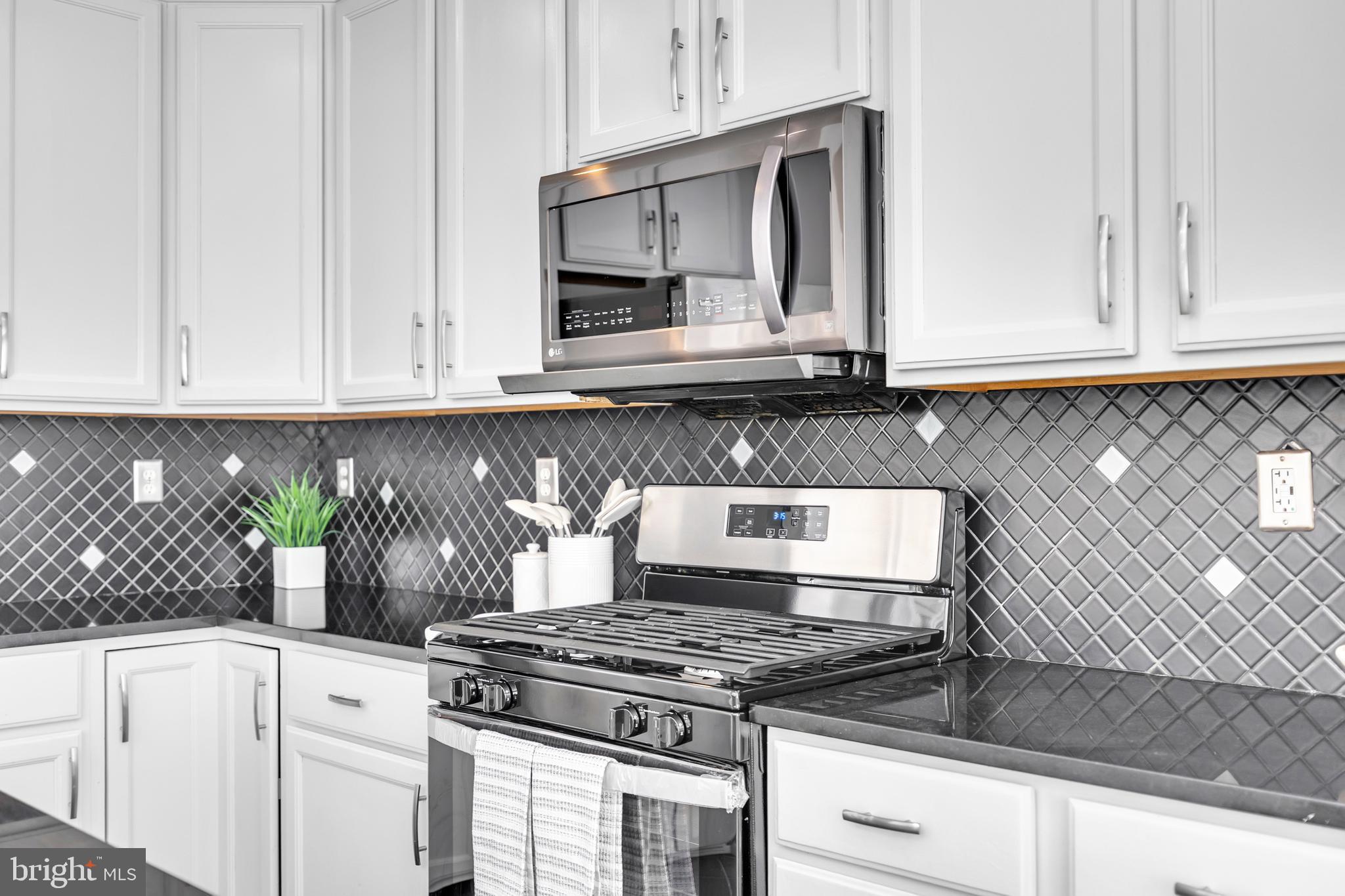 2506 James Monroe Cir