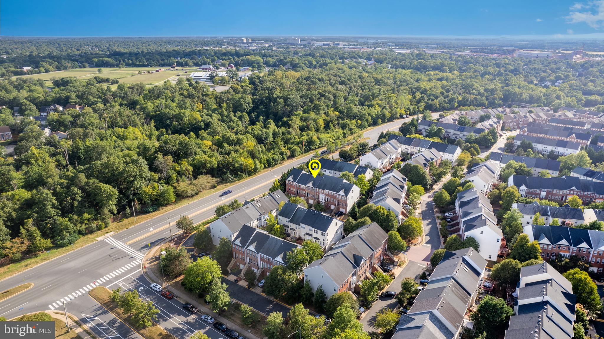 2506 James Monroe Cir