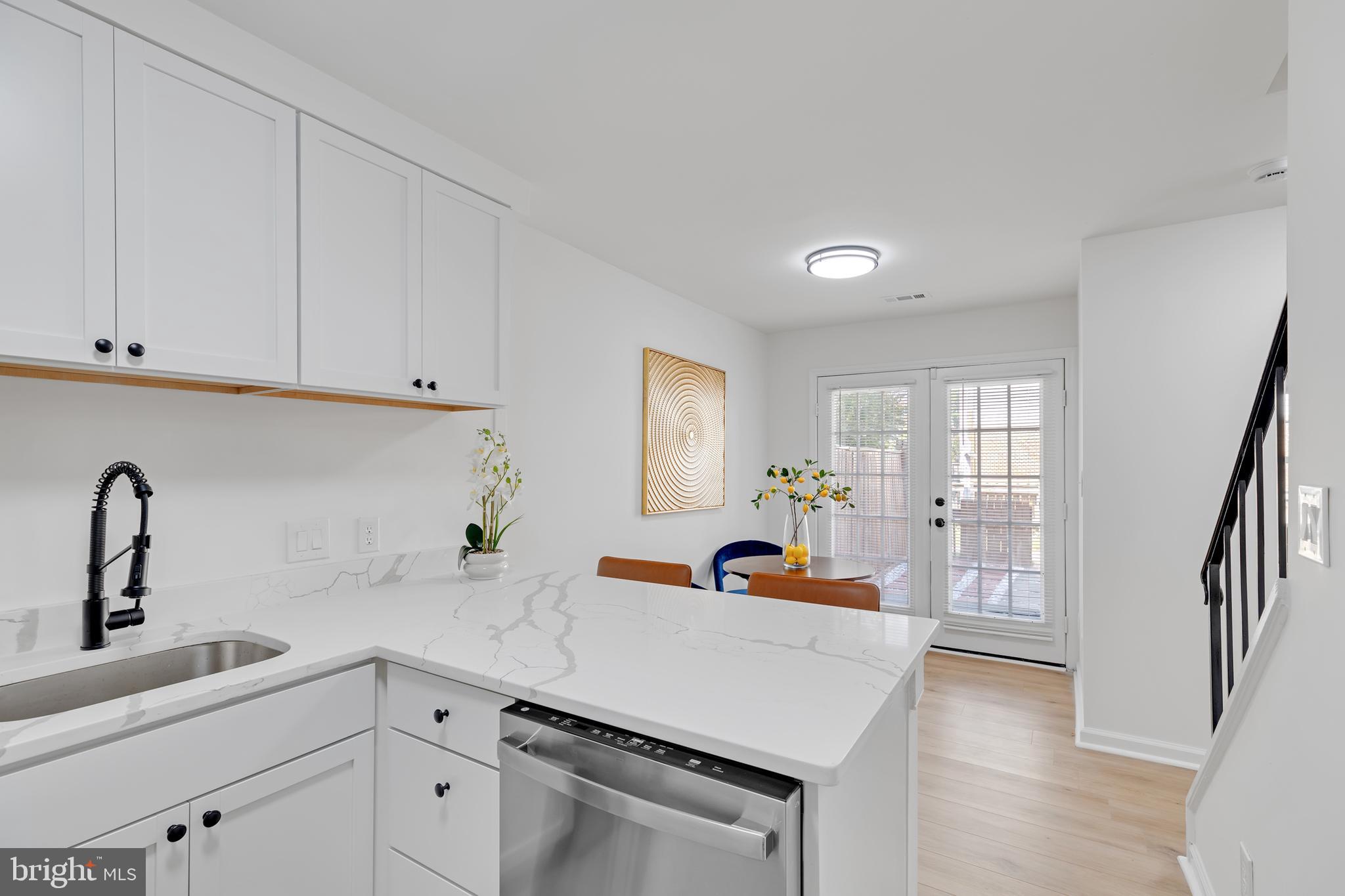 6011 SUNSET RIDGE COURT