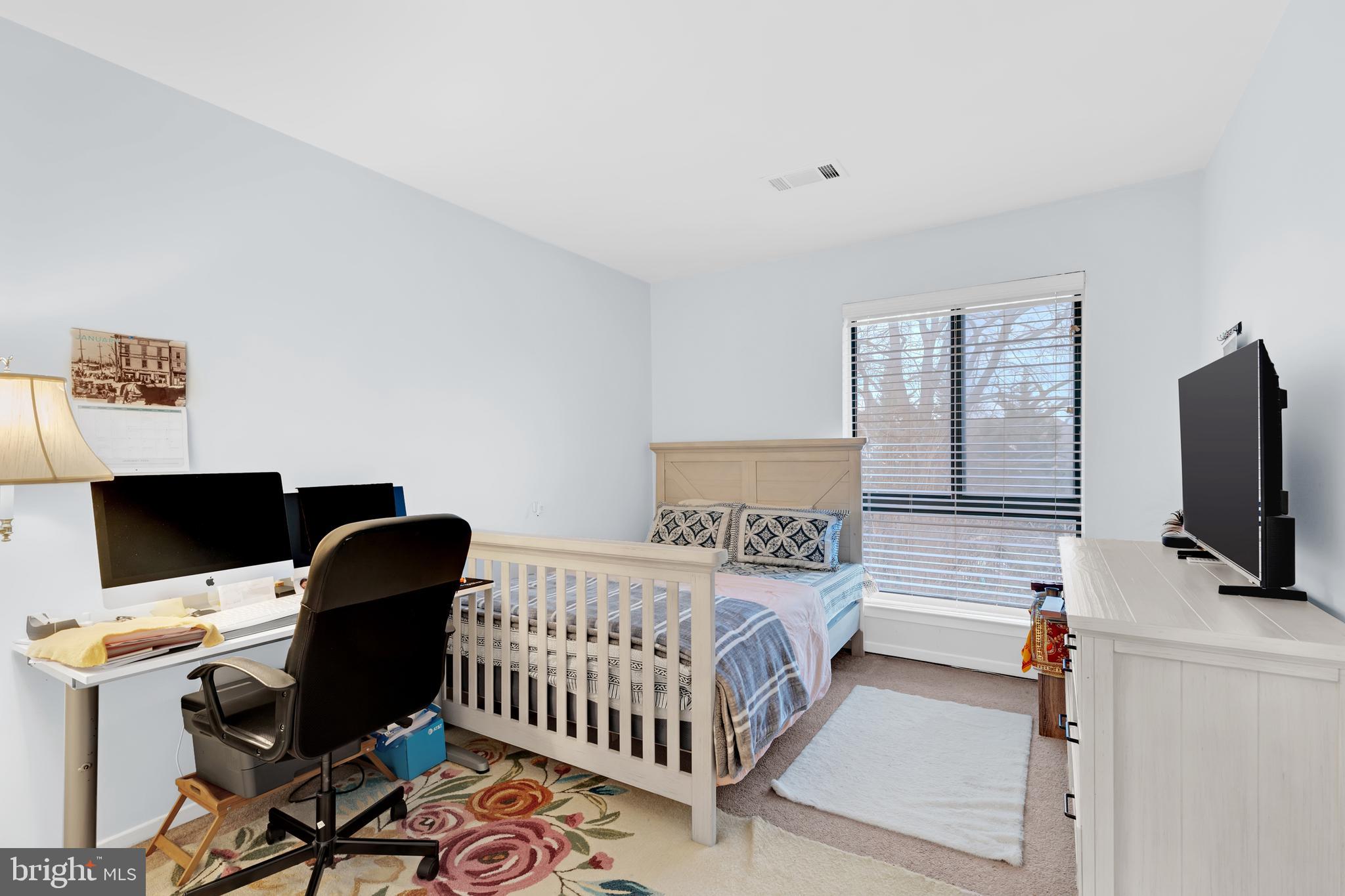 563 FLORIDA AVENUE 202