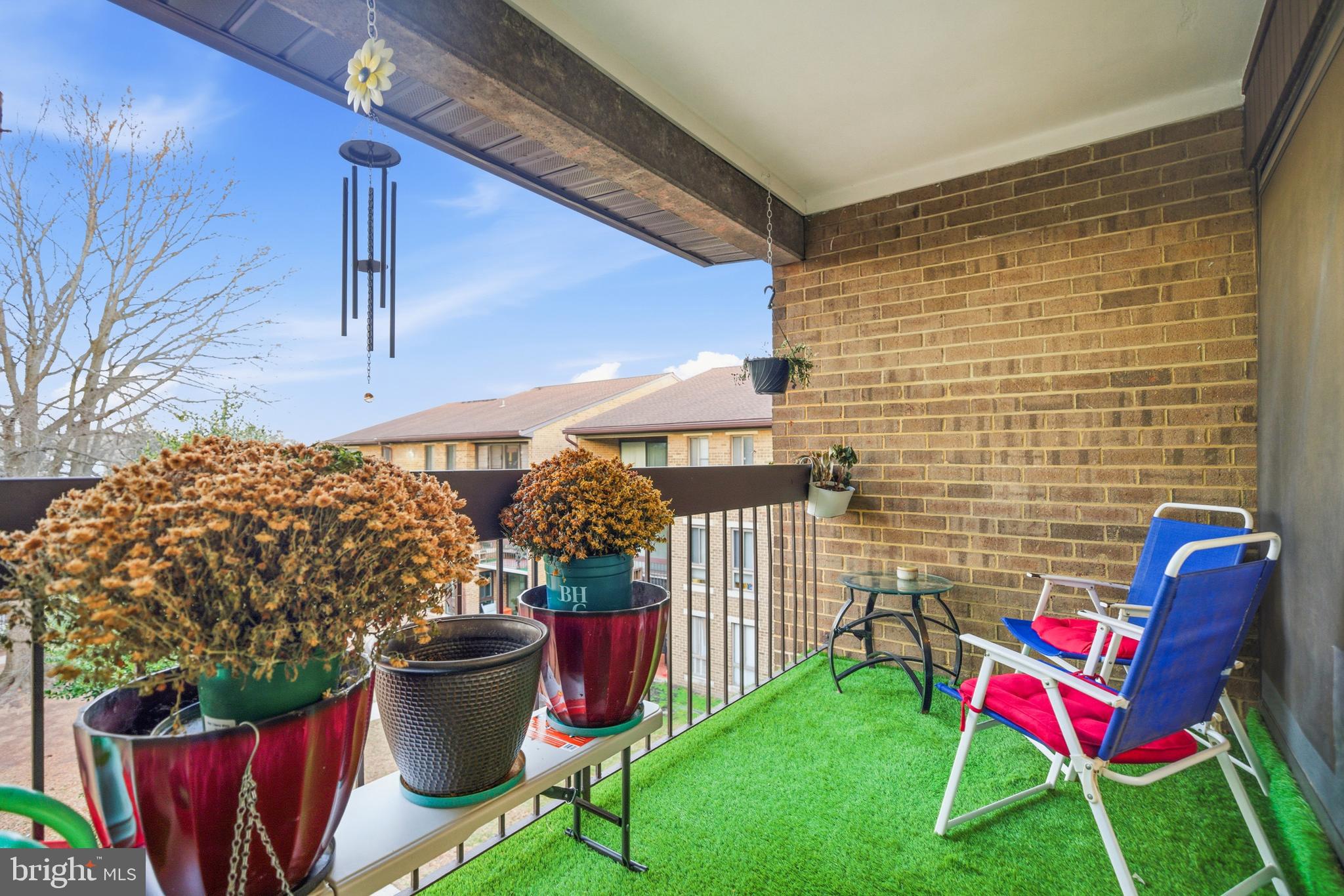 563 FLORIDA AVENUE 202