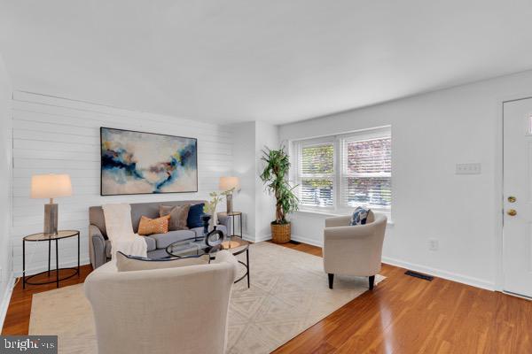 5331 LAROCHELLE COURT