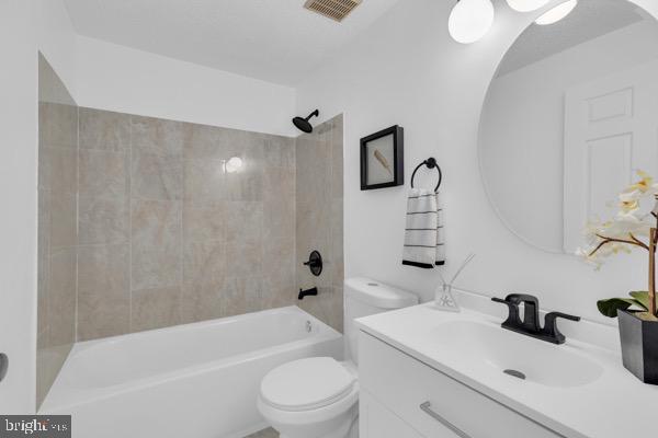 5331 LAROCHELLE COURT