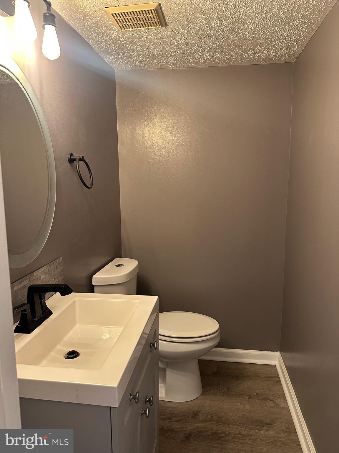 5331 LAROCHELLE COURT