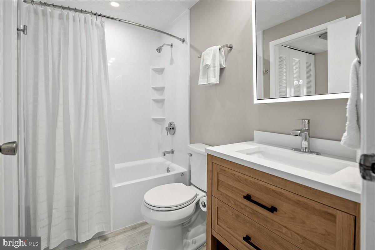 1642 HARVEST GREEN COURT