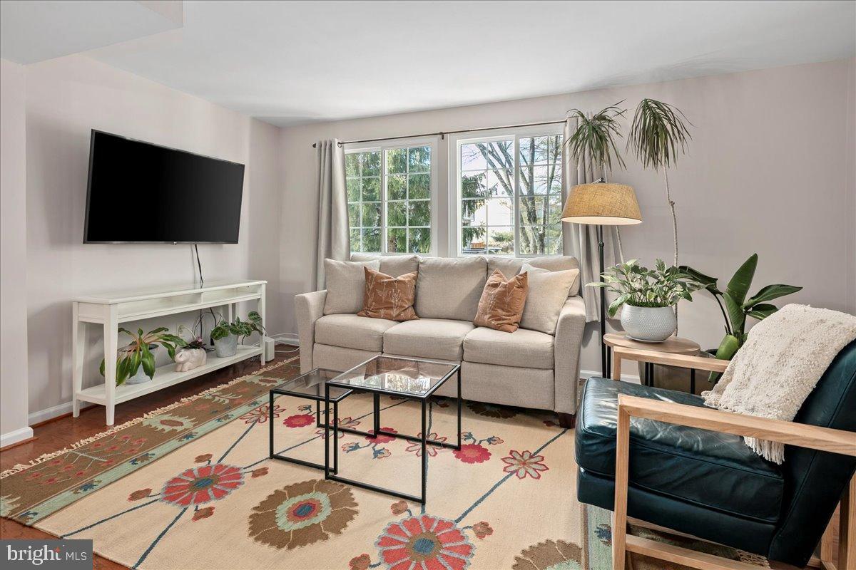 1642 HARVEST GREEN COURT