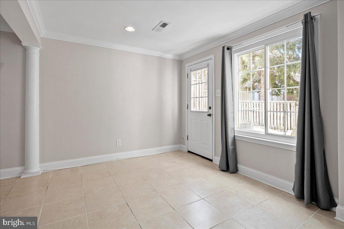 1642 HARVEST GREEN COURT