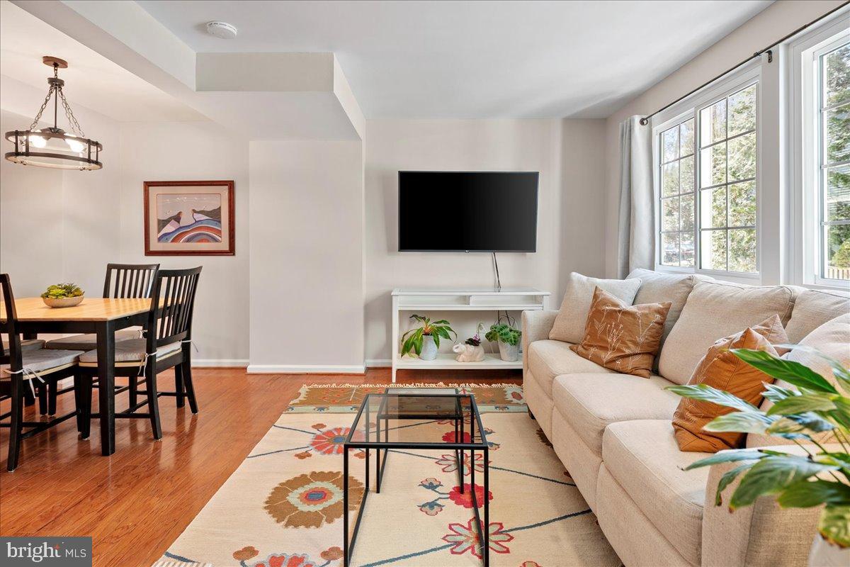 1642 HARVEST GREEN COURT