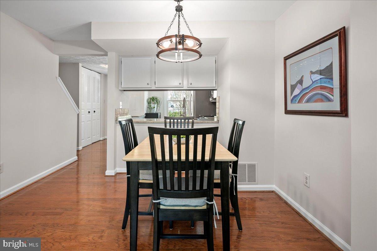 1642 HARVEST GREEN COURT