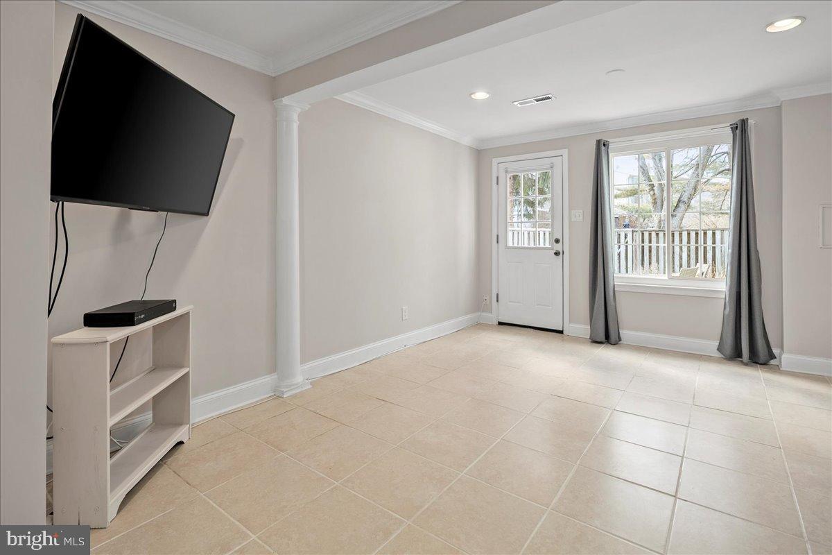 1642 HARVEST GREEN COURT