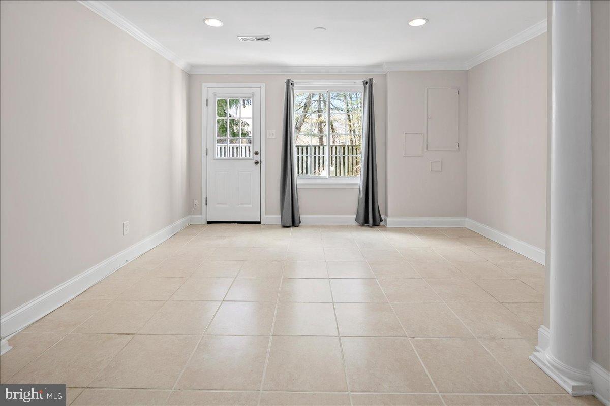 1642 HARVEST GREEN COURT