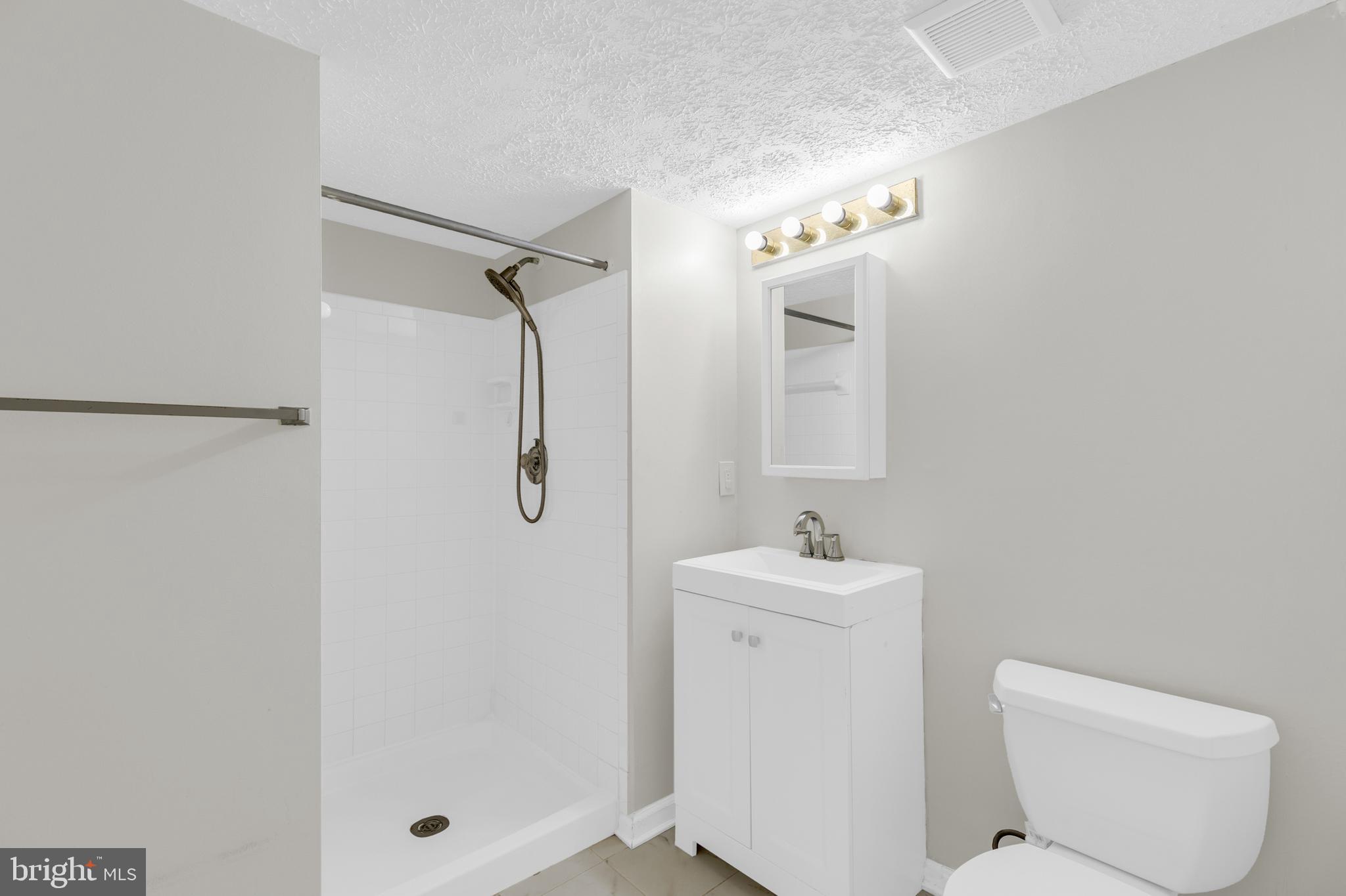 7651 SOUTHERN OAK DRIVE