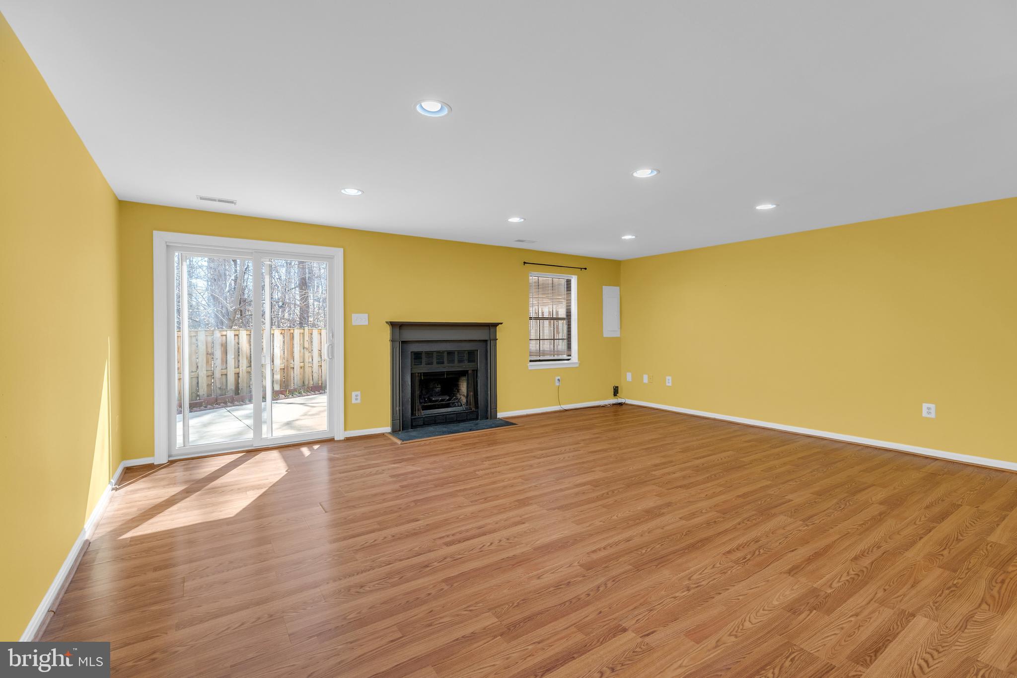 7651 SOUTHERN OAK DRIVE