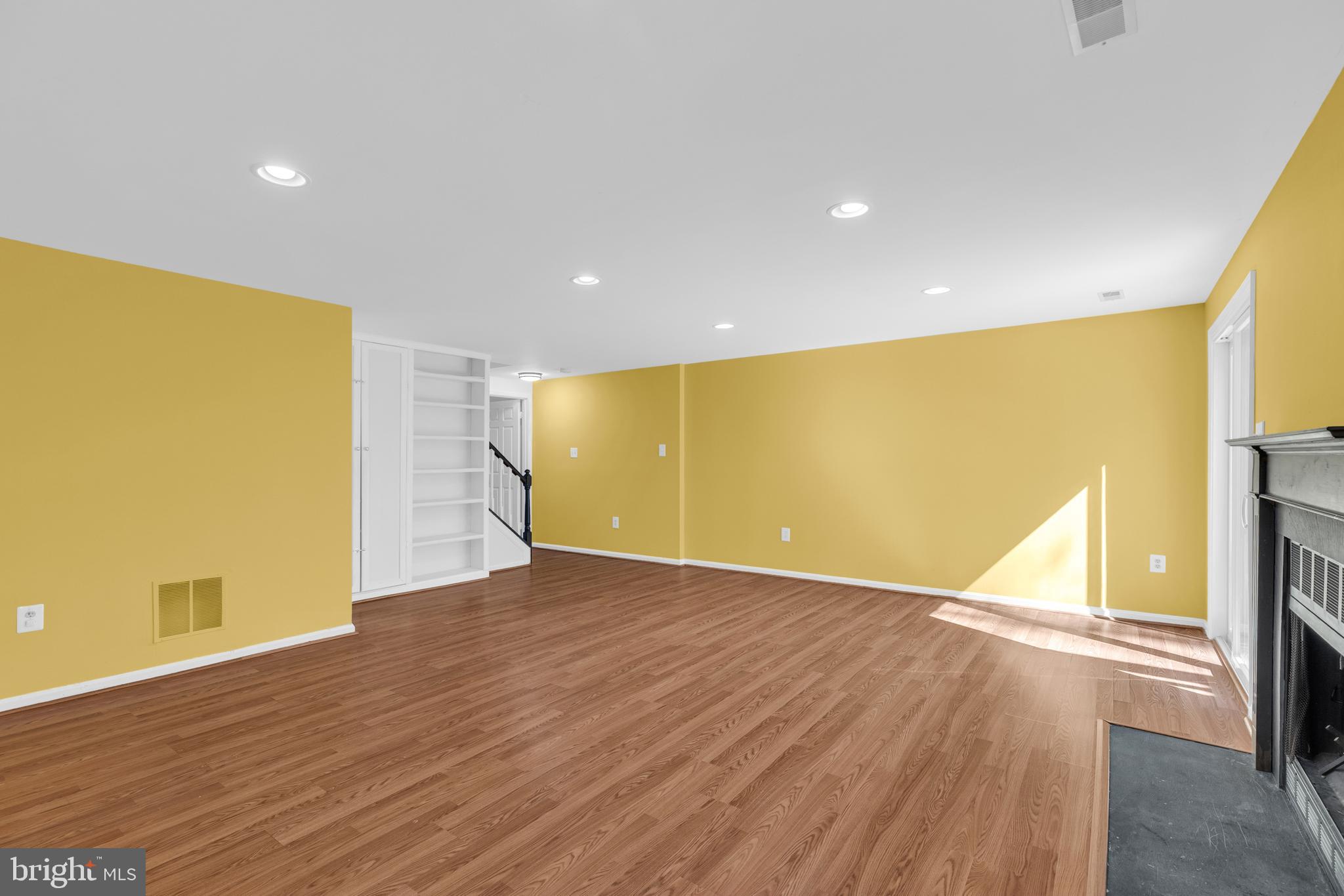 7651 SOUTHERN OAK DRIVE