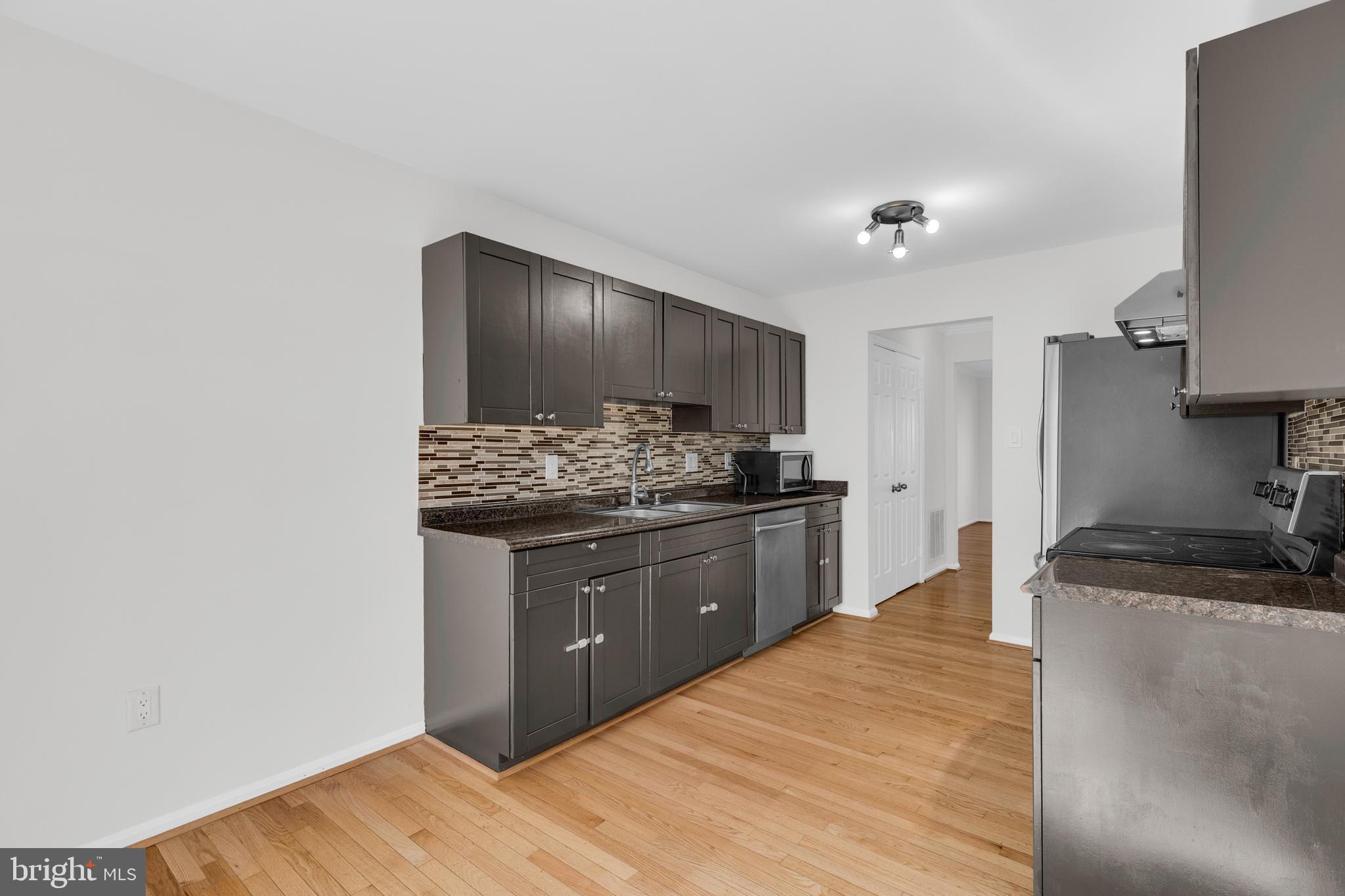 7651 SOUTHERN OAK DRIVE