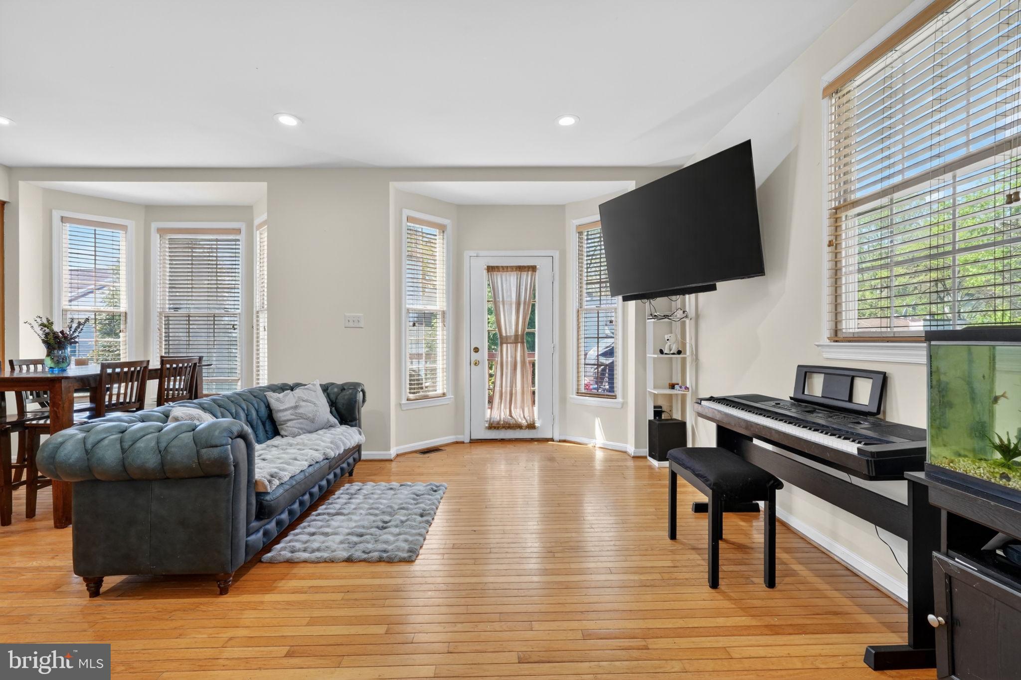 8010 READINGTON COURT