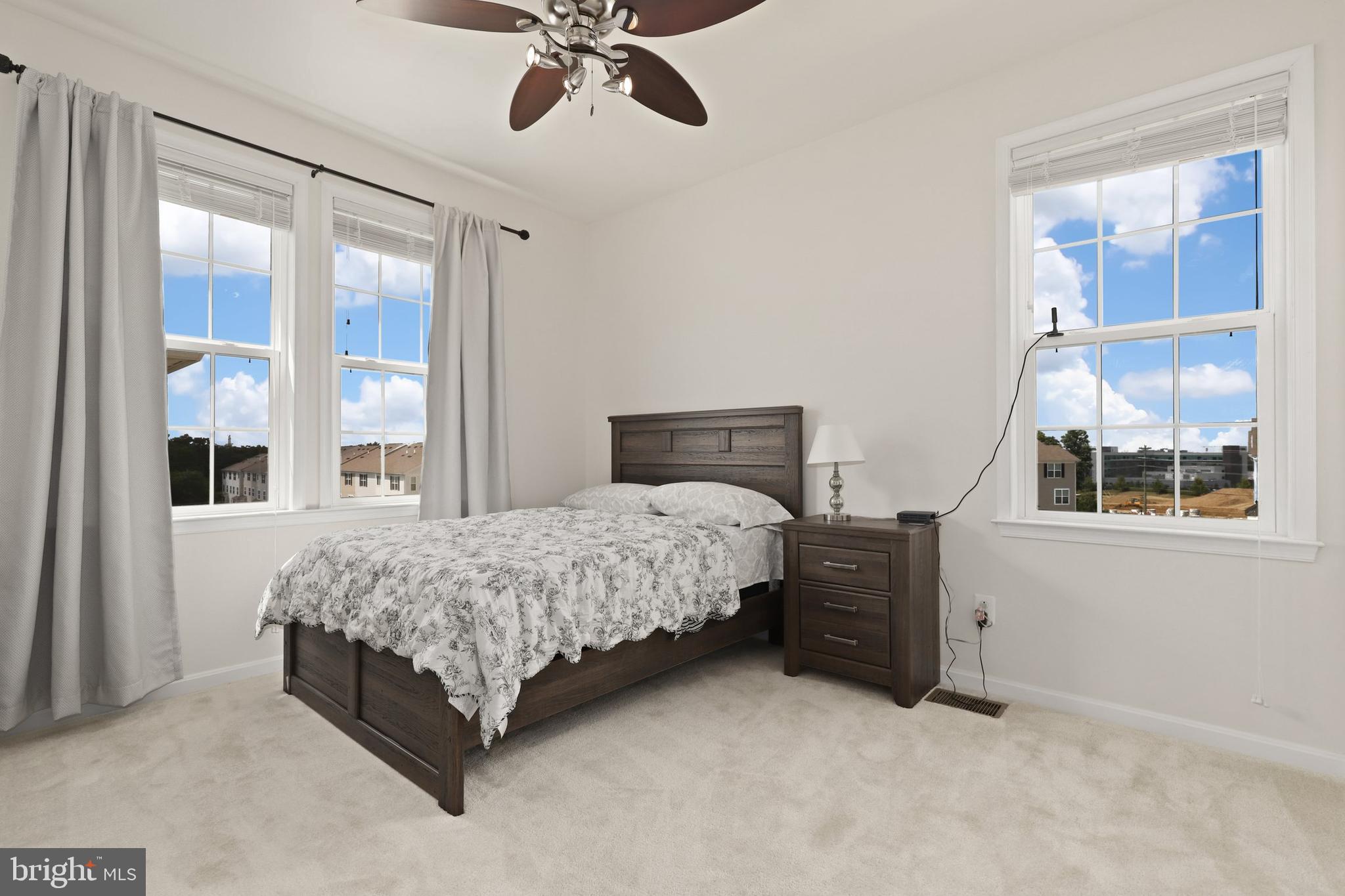 24604 Byrne Meadow Sq