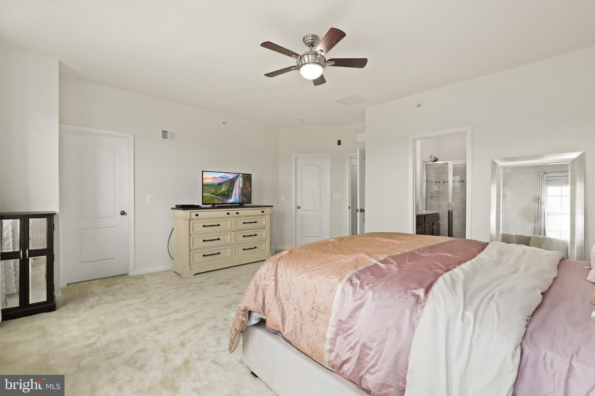 24604 Byrne Meadow Sq