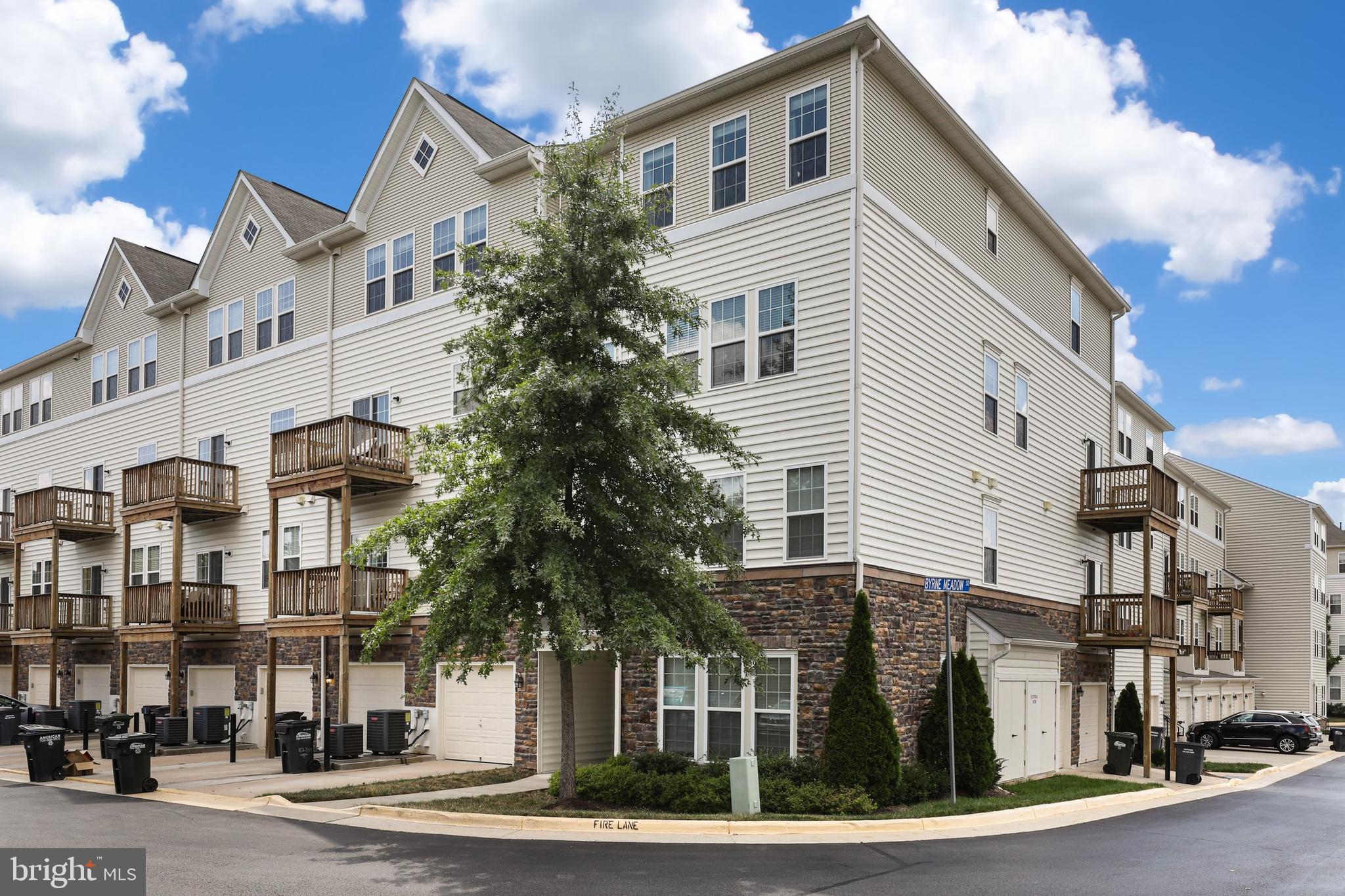 24604 Byrne Meadow Sq