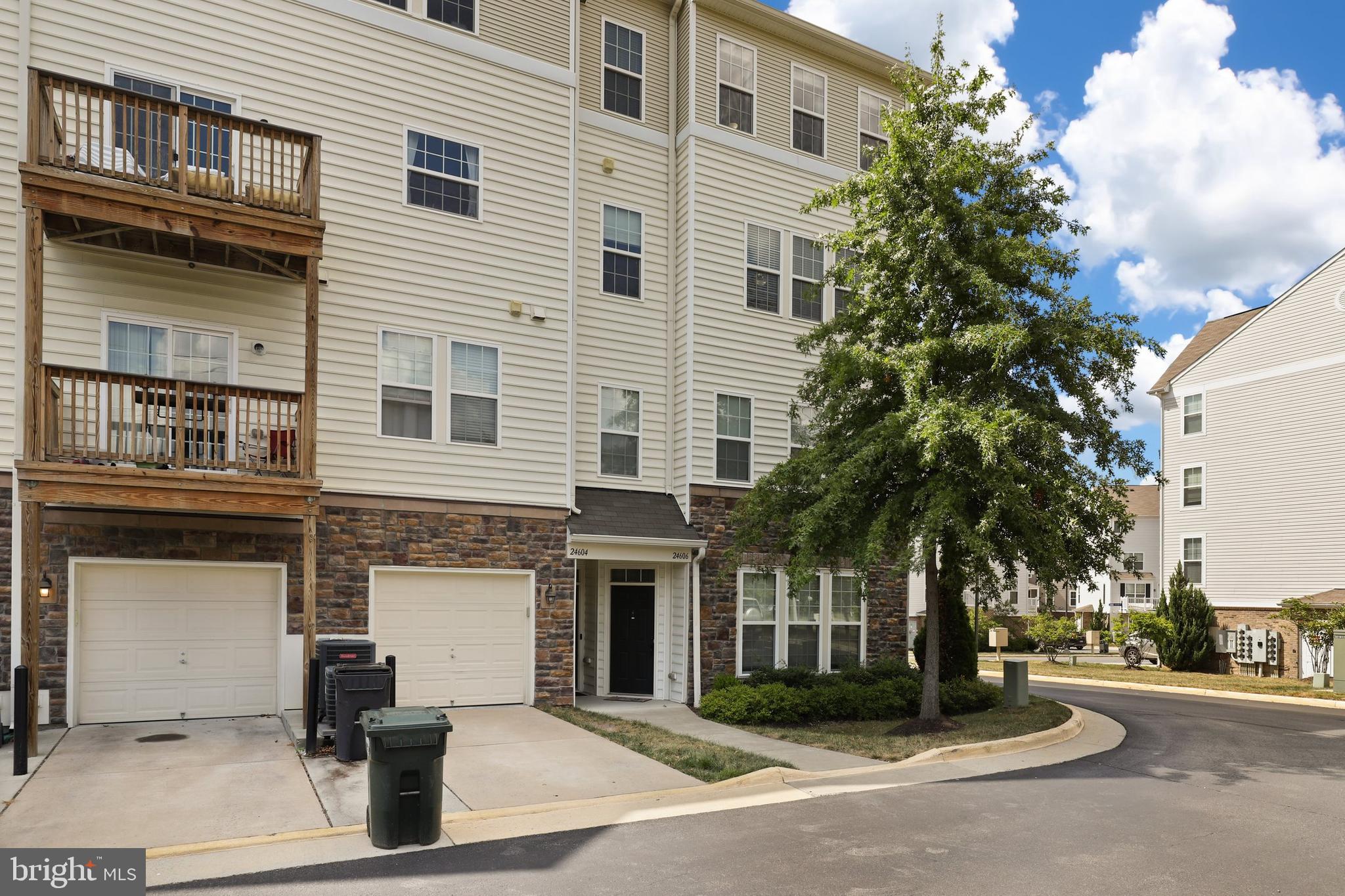 24604 Byrne Meadow Sq