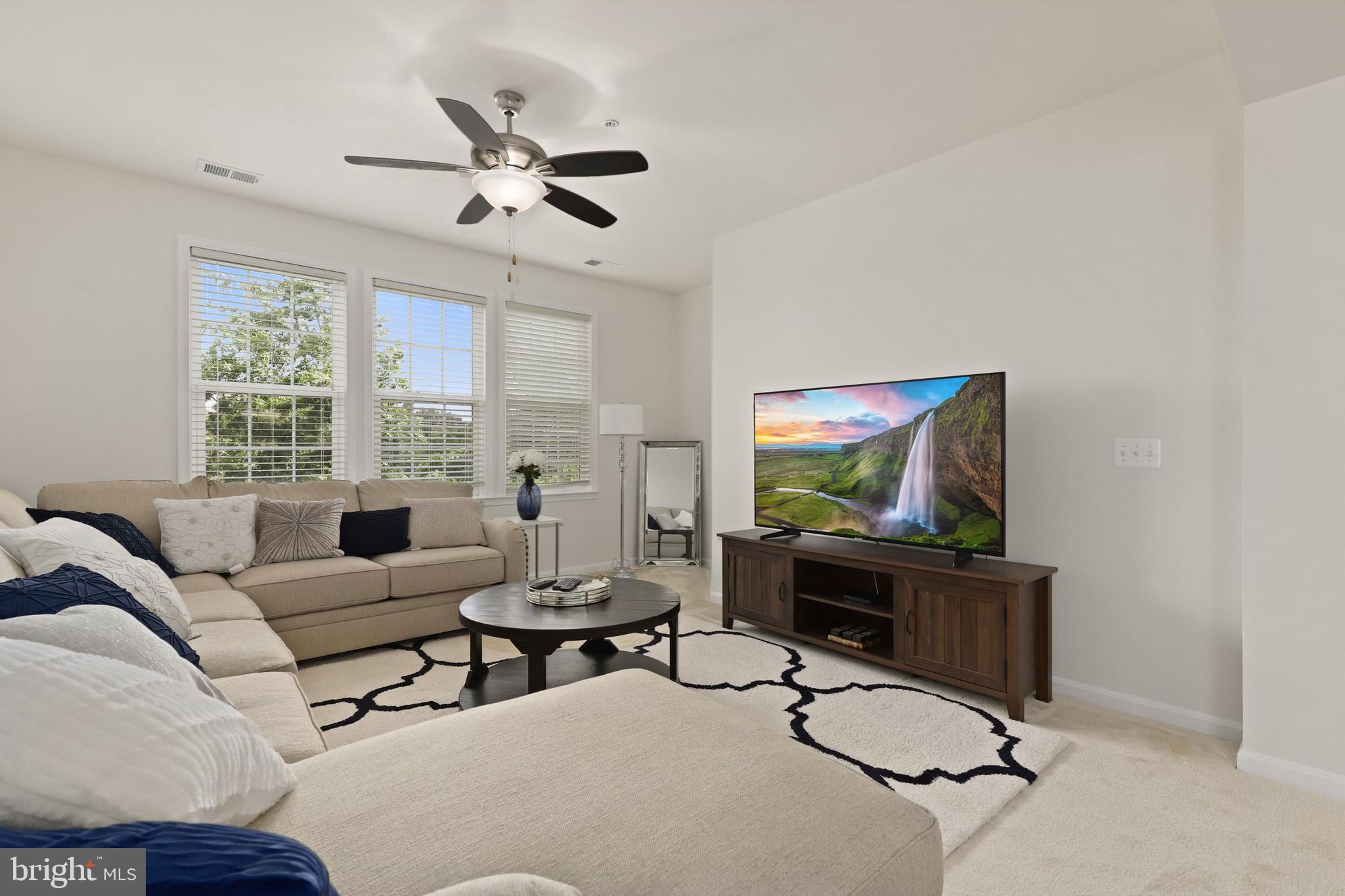 24604 Byrne Meadow Sq