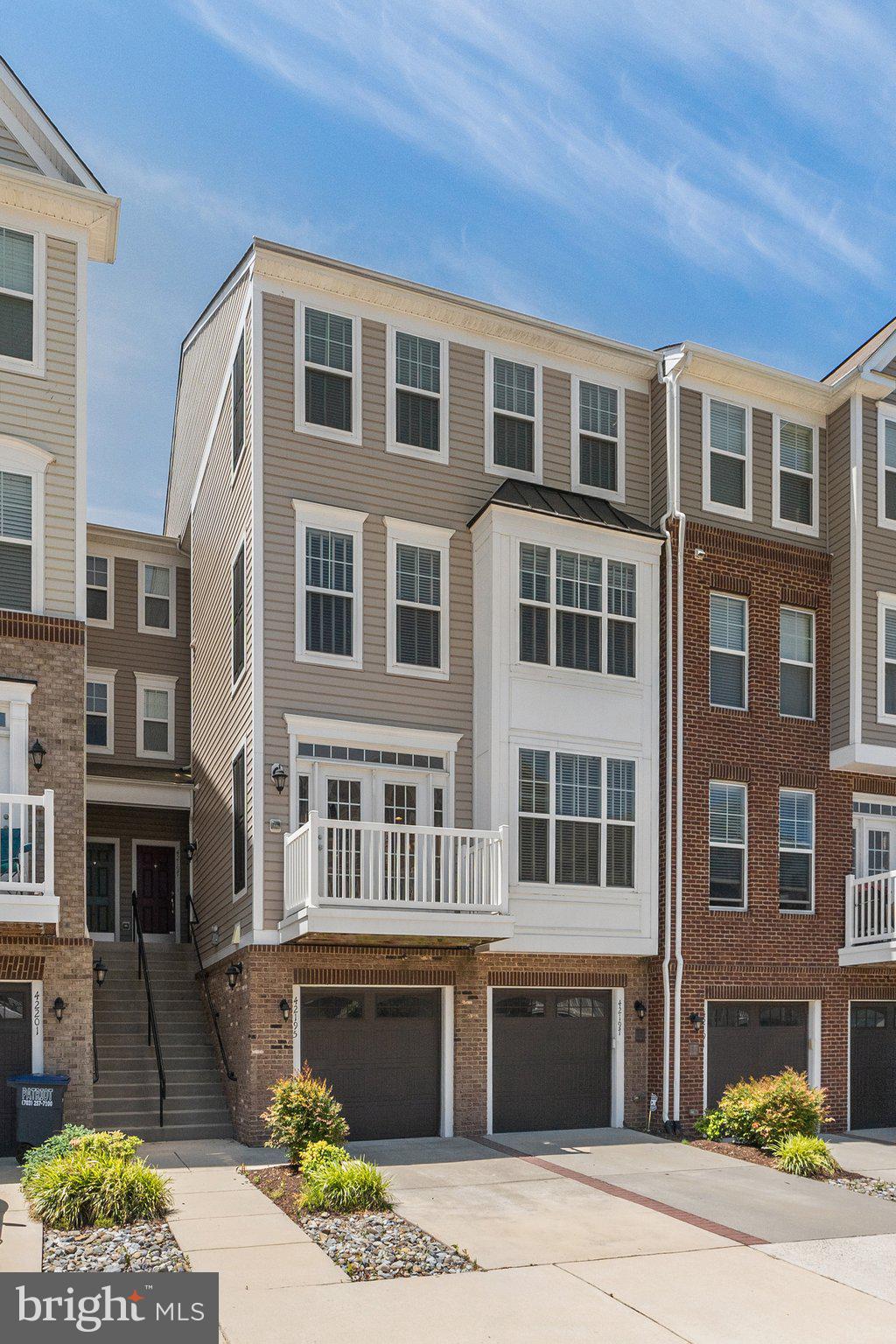 42195 Canary Grass Sq