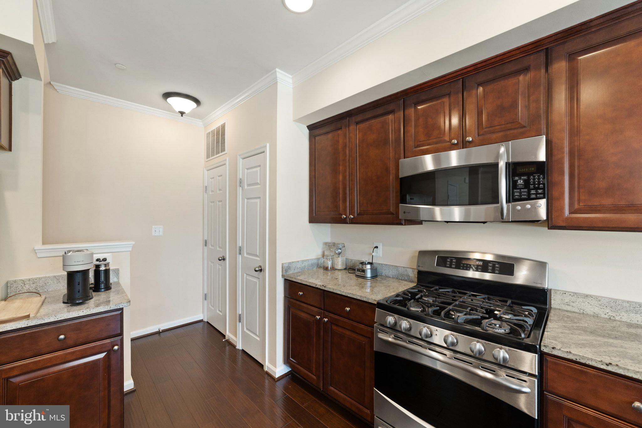 42195 Canary Grass Sq