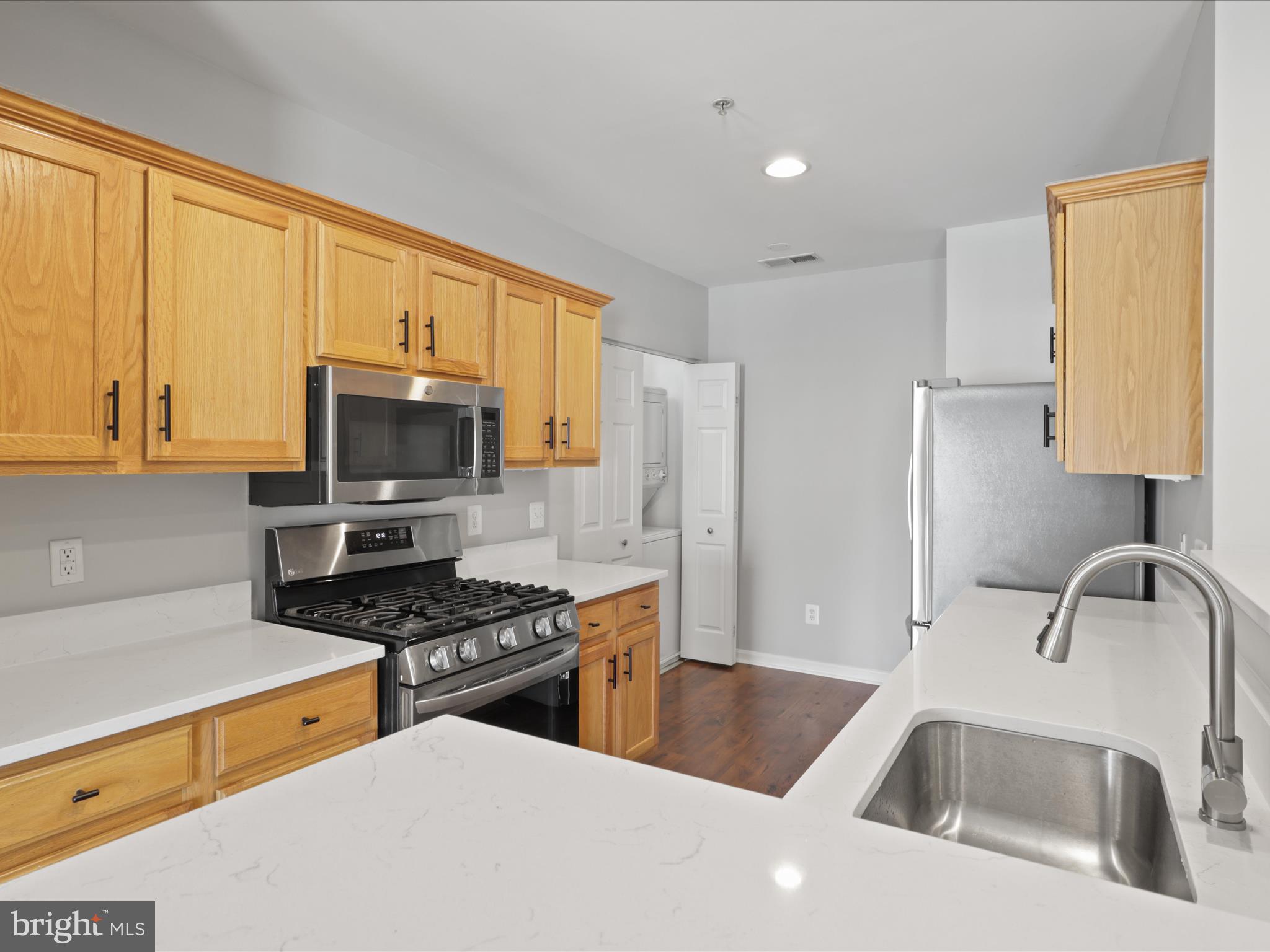 25340 Lake Mist Sq #302