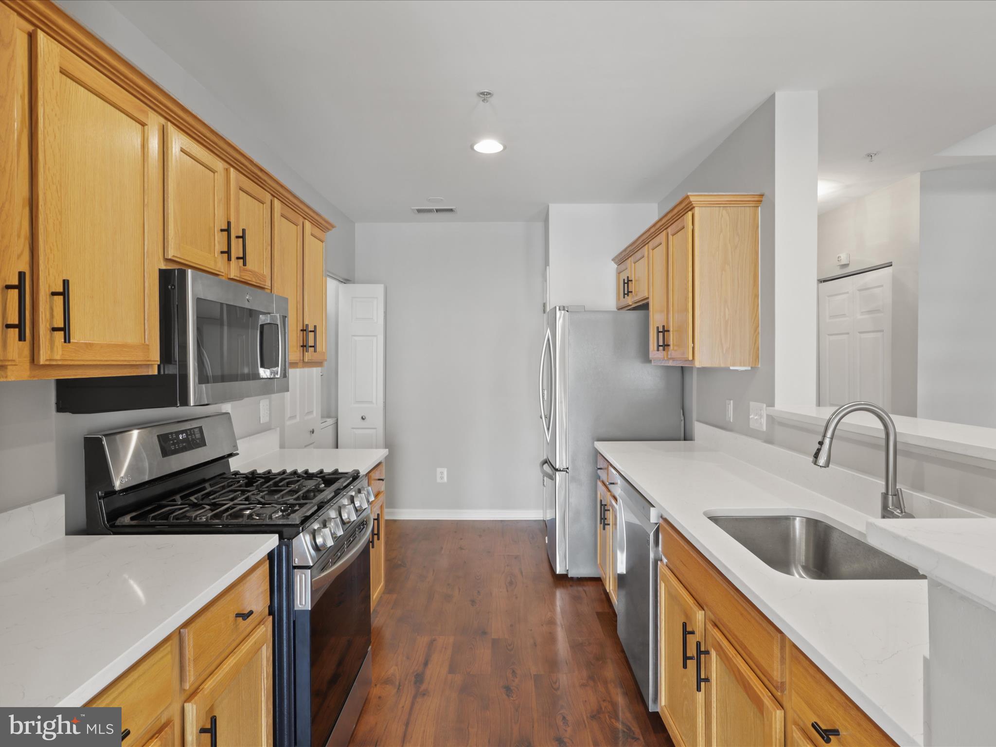 25340 Lake Mist Sq #302