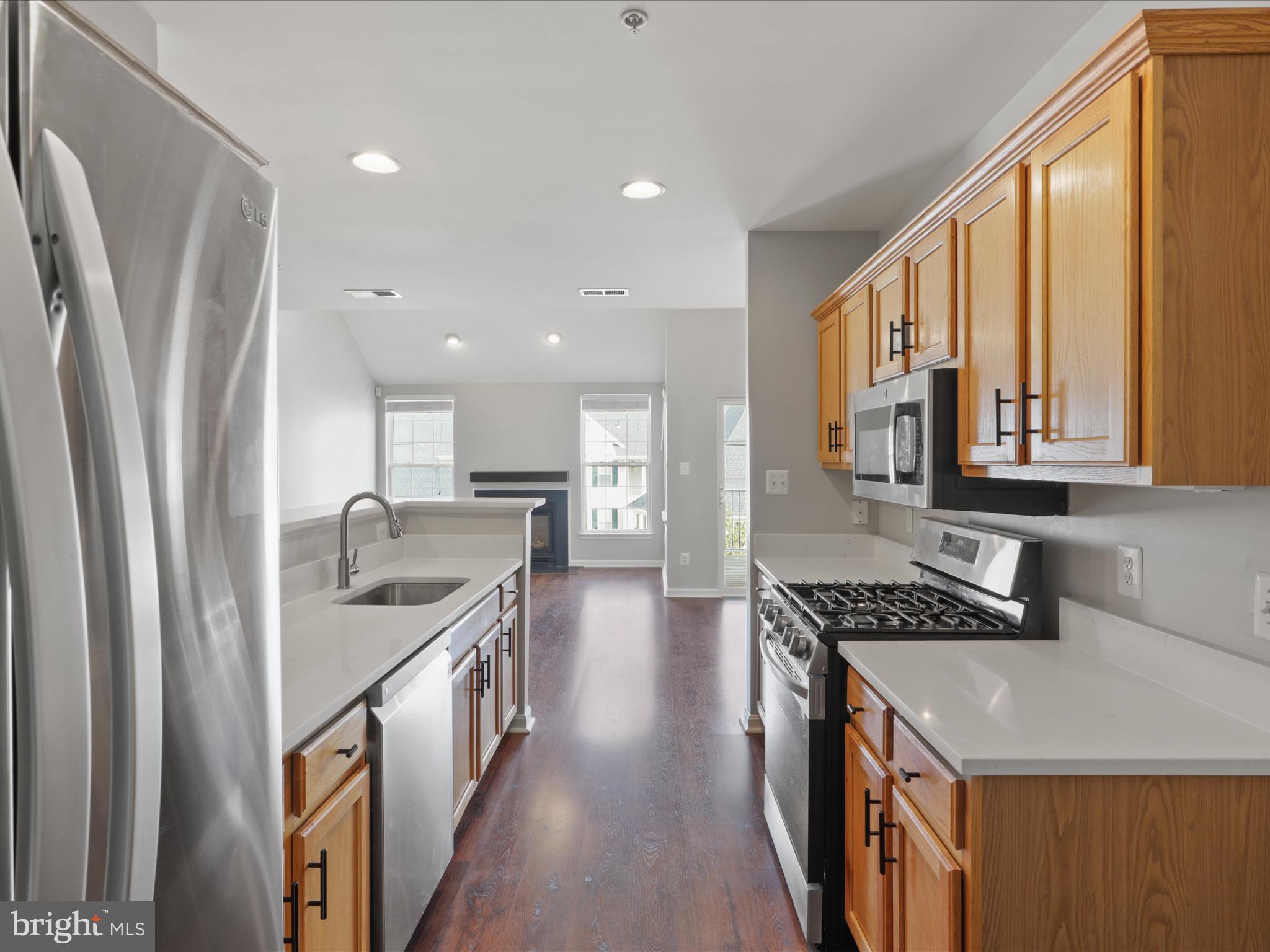 25340 Lake Mist Sq #302