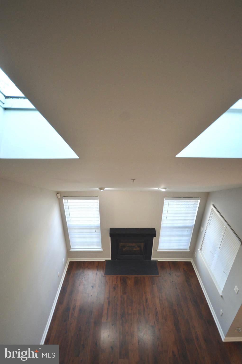 25340 Lake Mist Sq #302