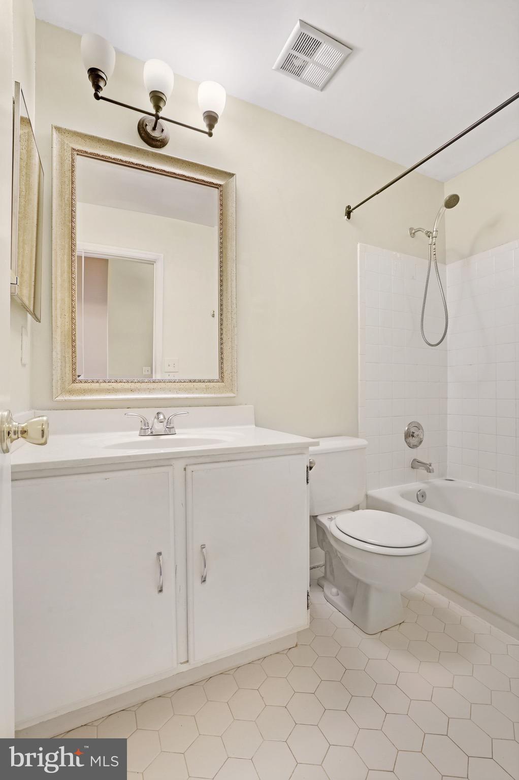 114 WALTHAM CT