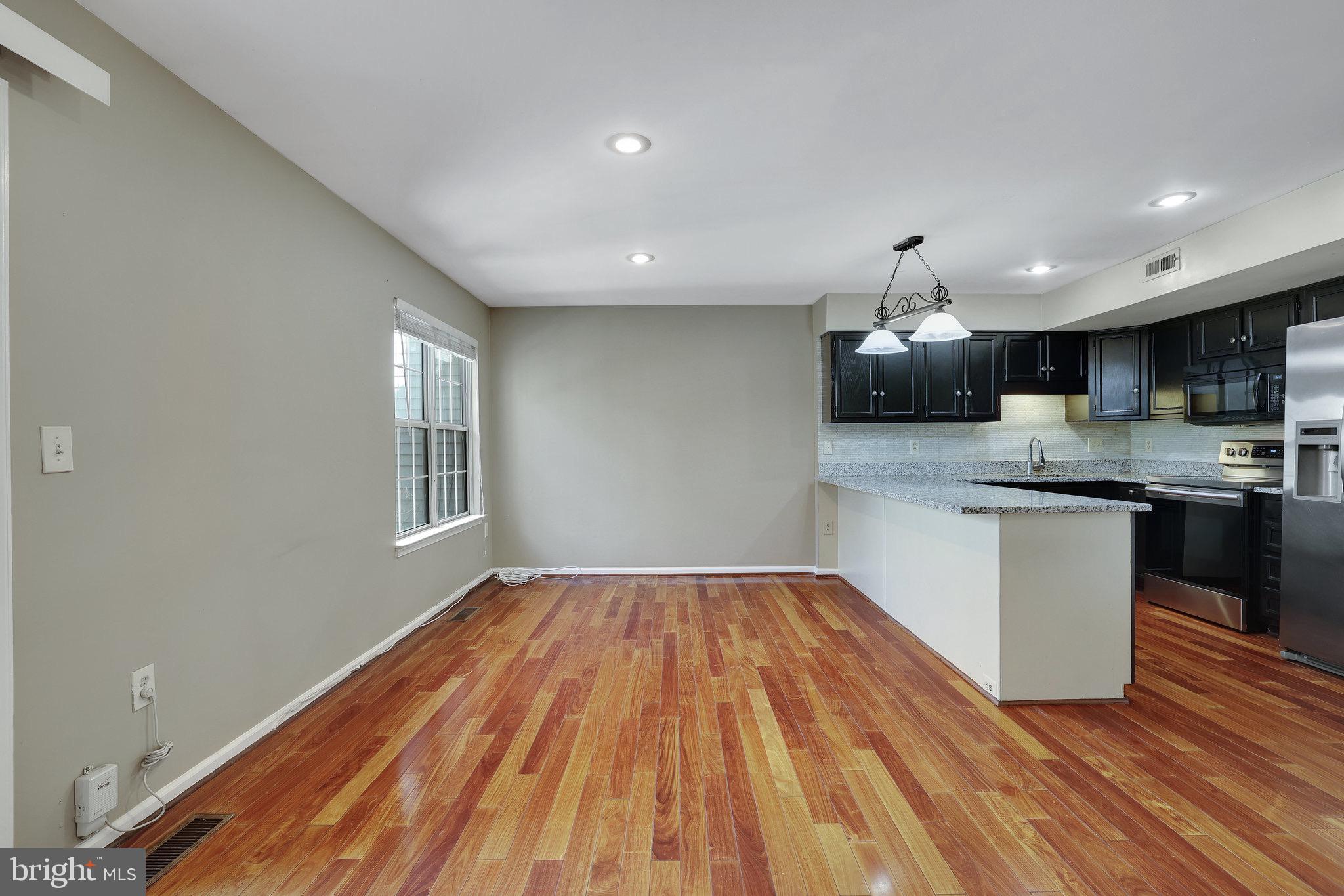 114 WALTHAM CT
