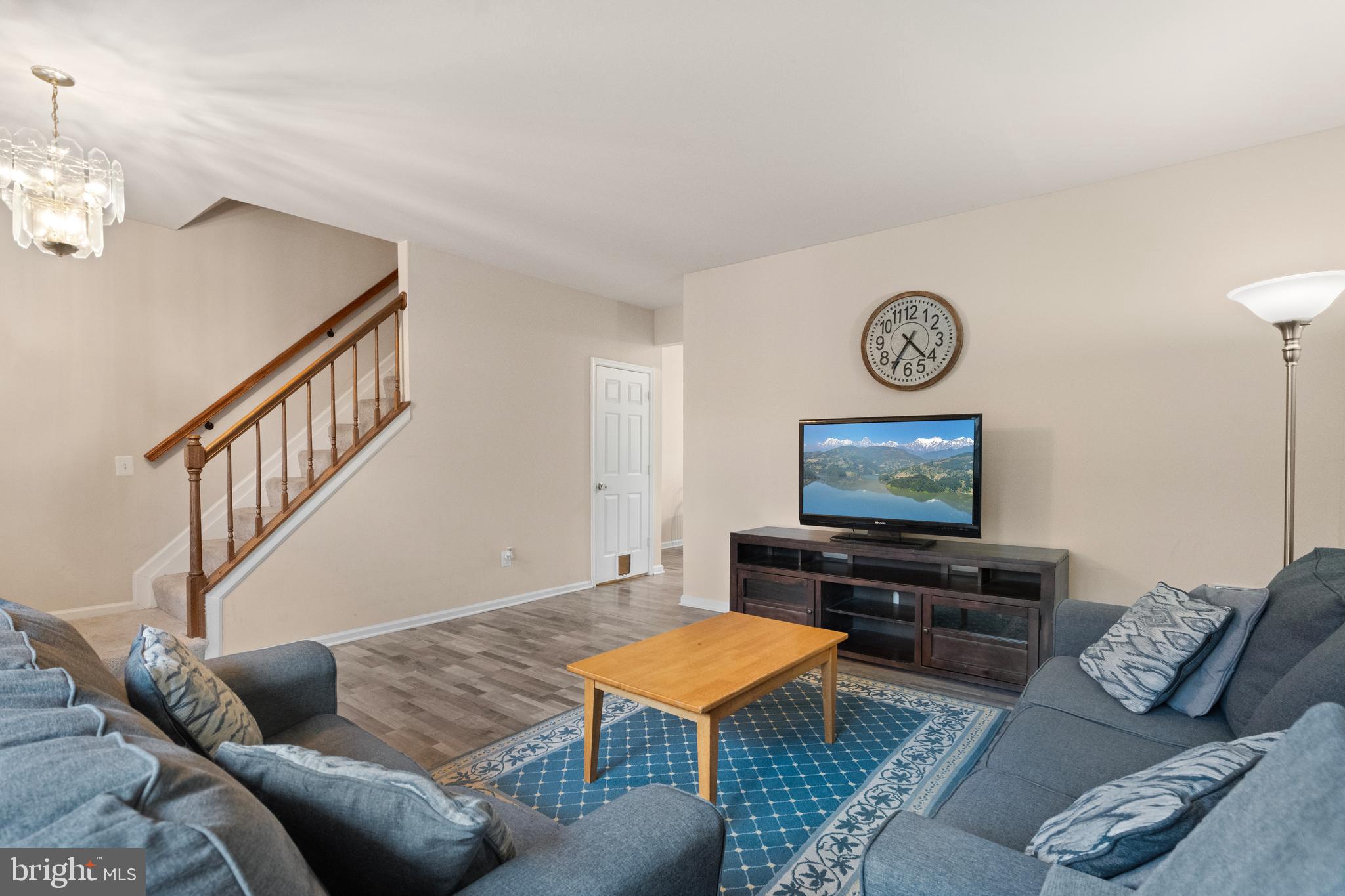 103 Paddington Way NE