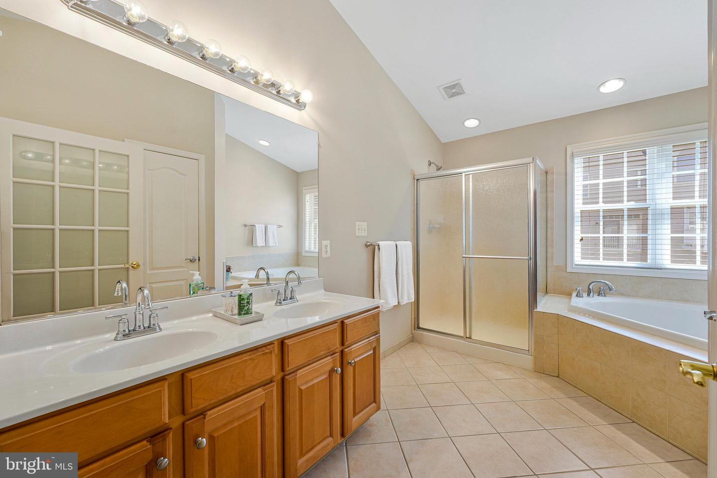 42076 Byrnes View Ter