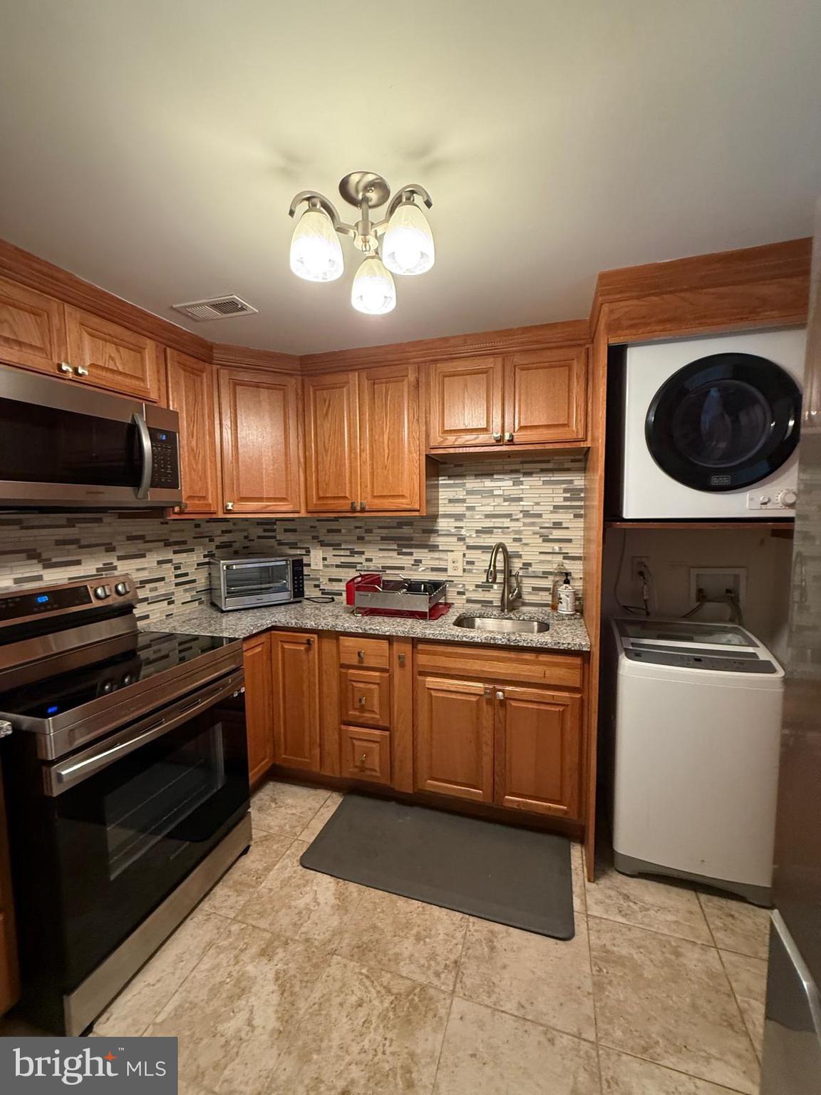 20920 SOLOMONS -BASEMENT ONLY COURT