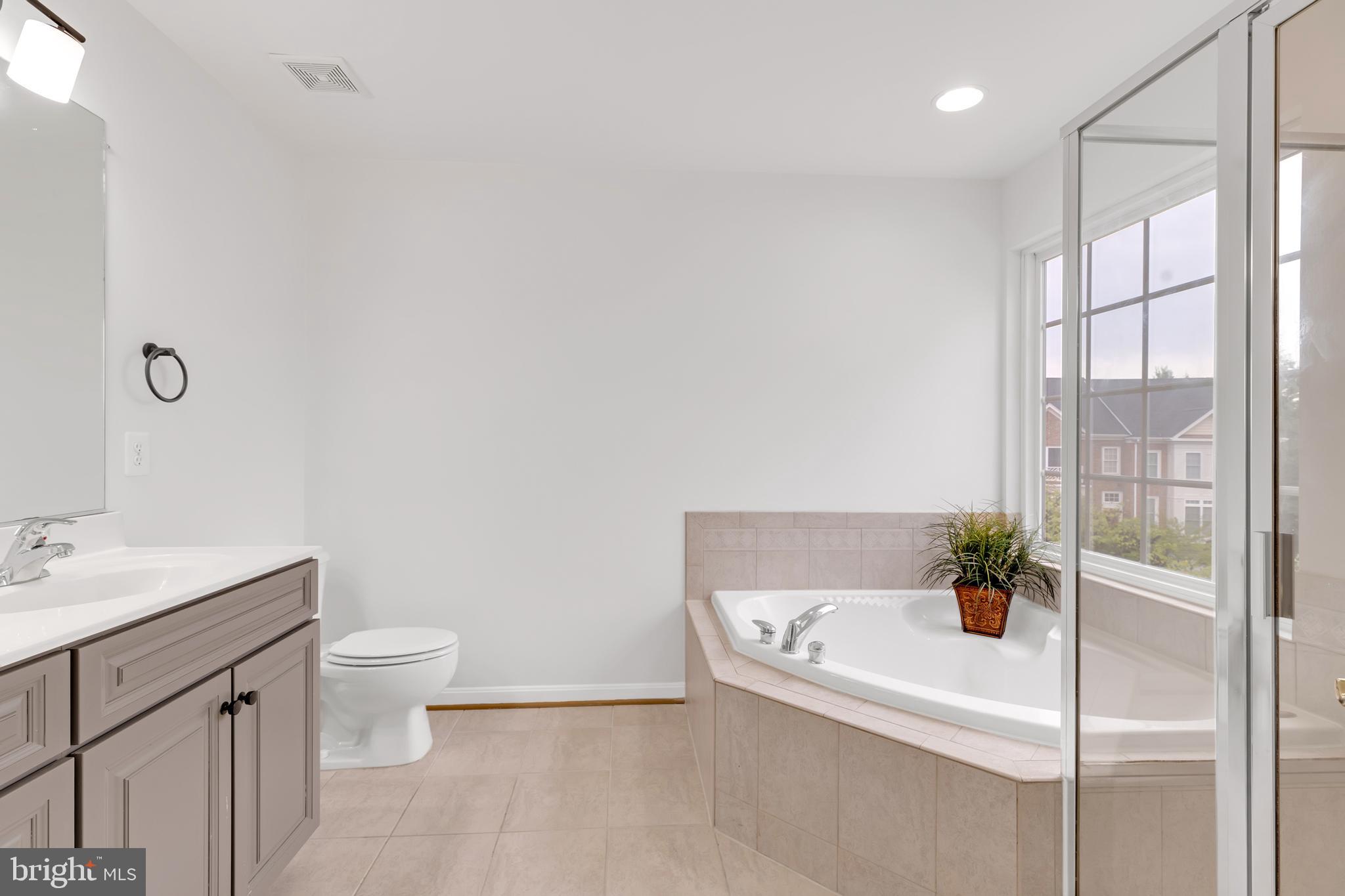 42104 FREMONT PRESERVE SQUARE
