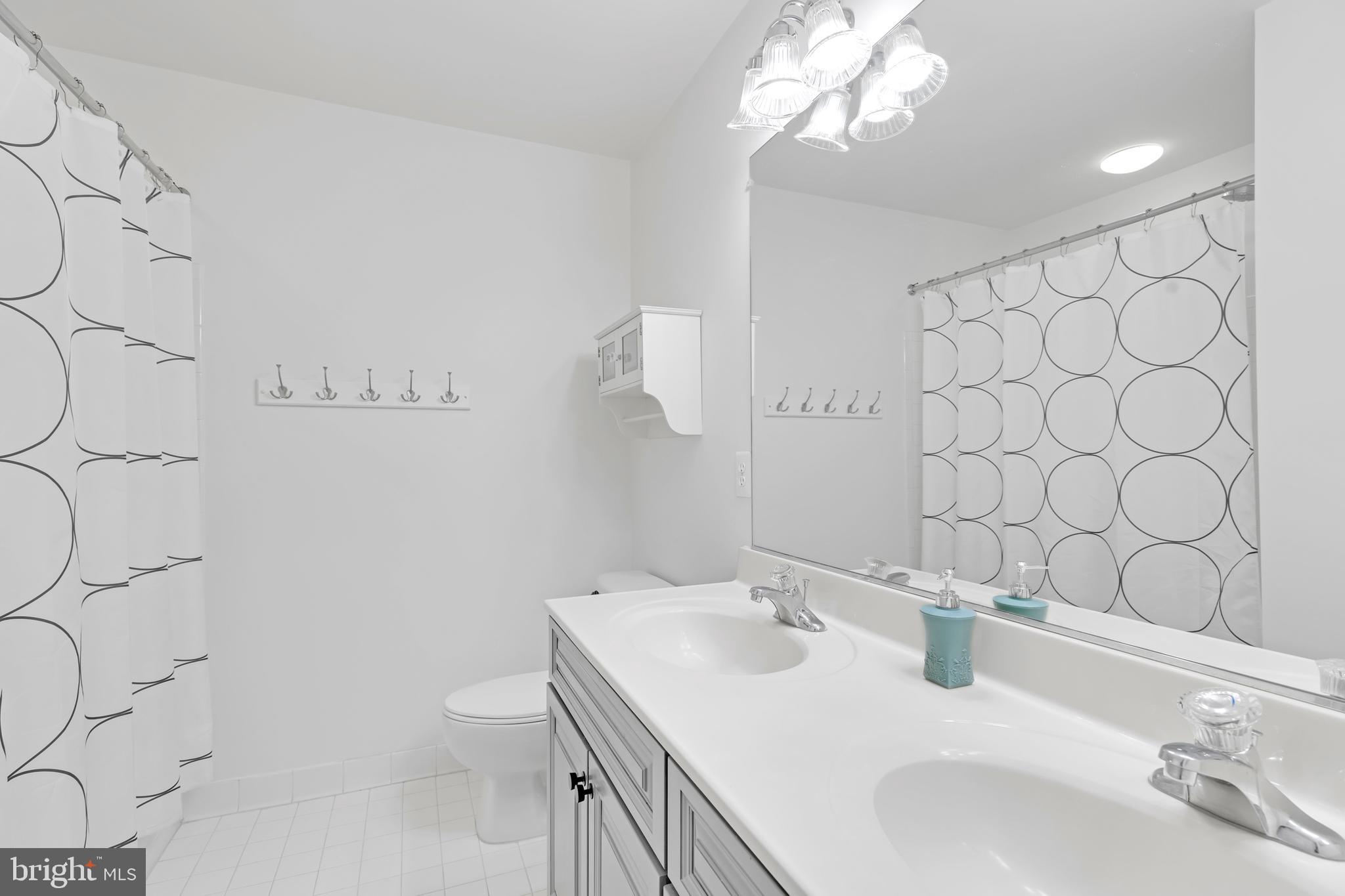 42104 FREMONT PRESERVE SQUARE
